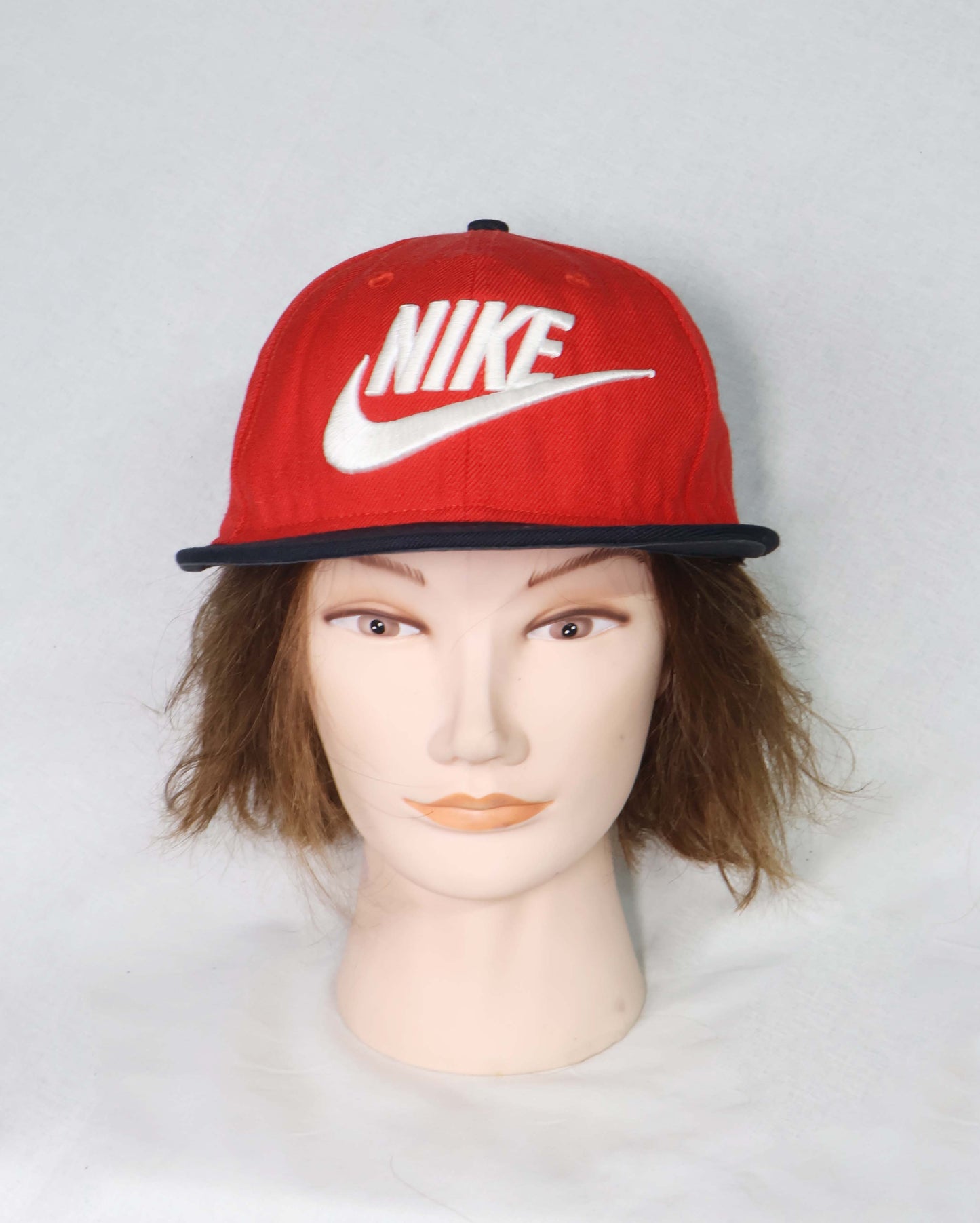 Nike Red Snapback Cap with White Logo for Men - Classic Sportswear Hat