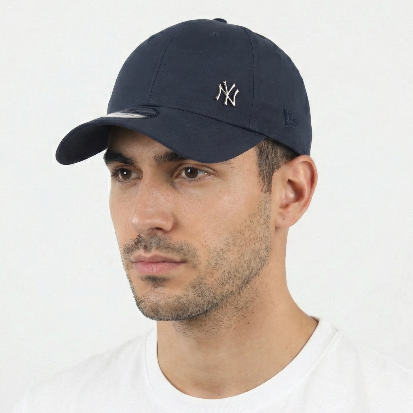 Vintage New Era 9FIFTY Snapback Thrifted Cap - Classic Black & White