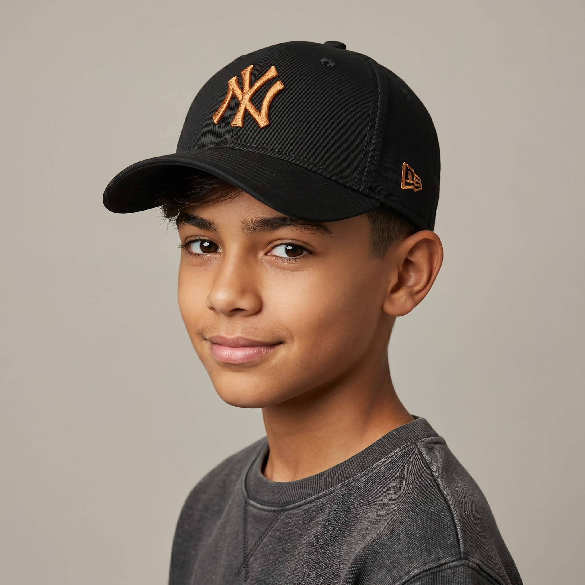 New Era 9FORTY New York Yankees Youth Thrifted Cap - Black & Gold