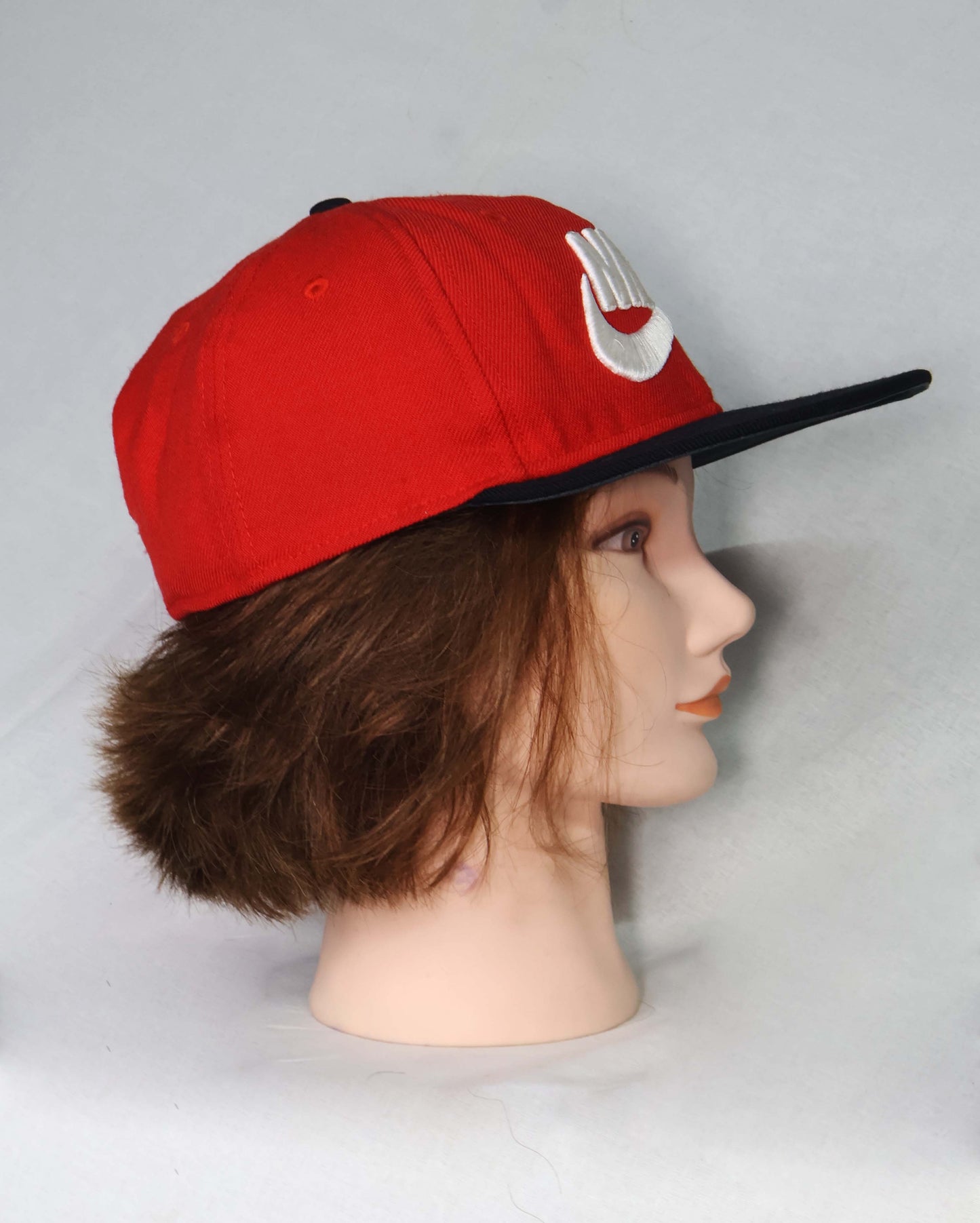 Nike Red Snapback Cap with White Logo for Men - Classic Sportswear Hat