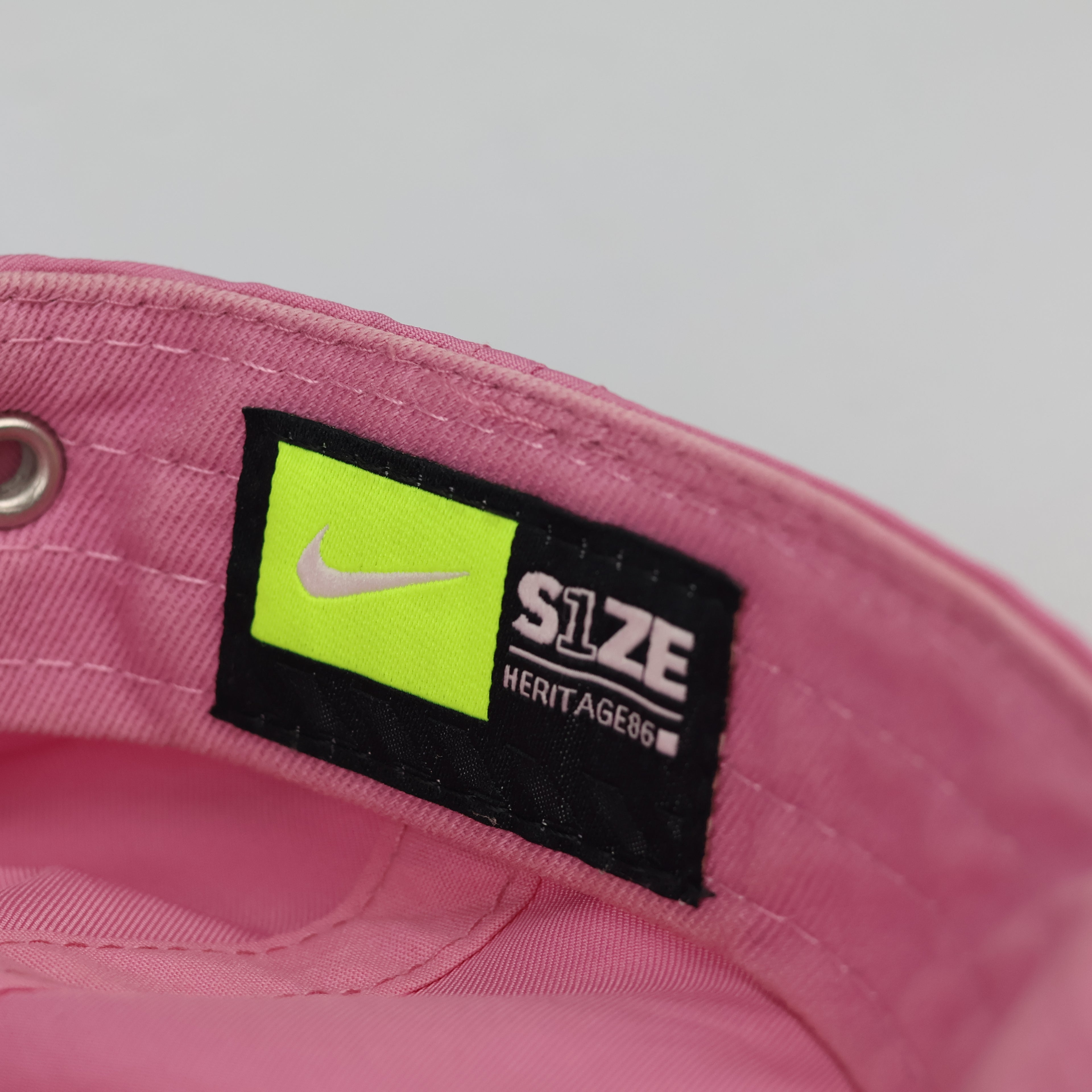 Vintage Nike Heritage86 Pink Strapback Baseball Cap
