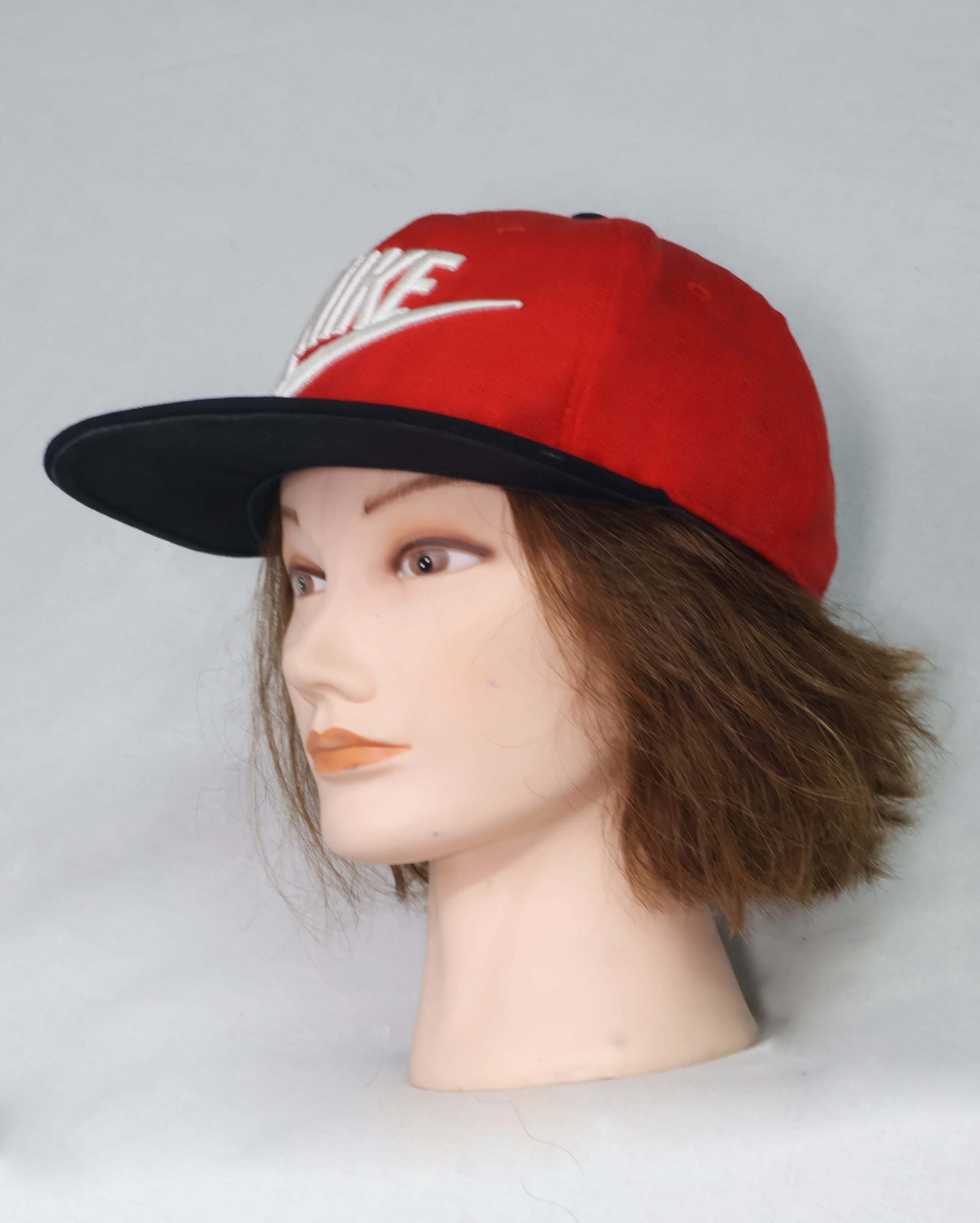 Nike Red Snapback Cap with White Logo for Men - Classic Sportswear Hat