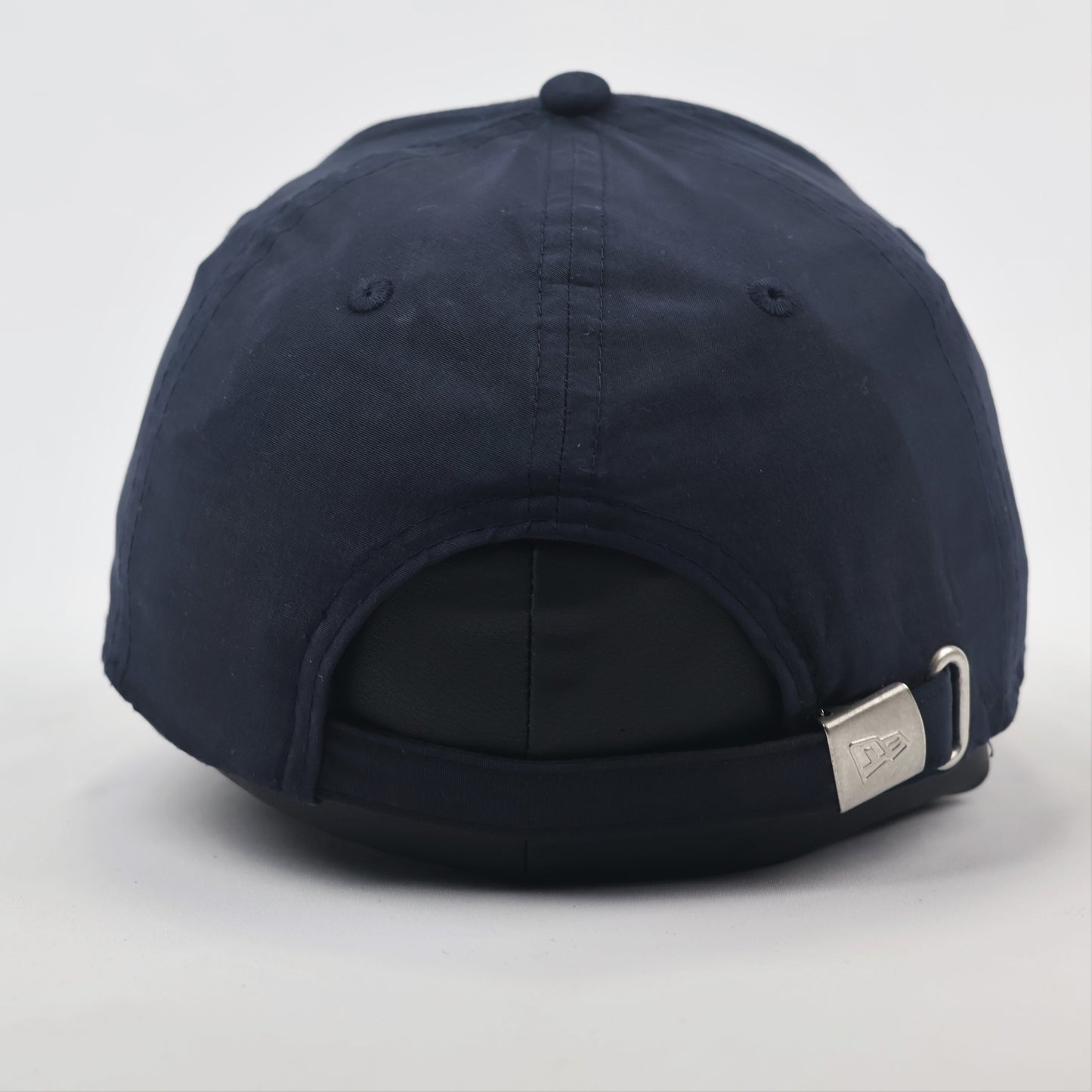 Vintage New Era 9FIFTY Snapback Thrifted Cap - Classic Black & White