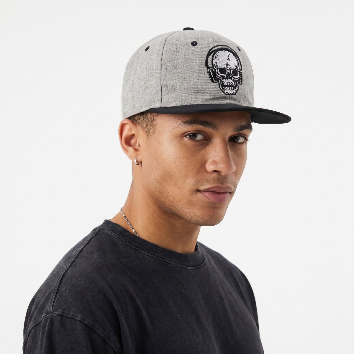 thrifted Two-Tone Heather Grey Skull Music Snapback (58-60cm) | 10378