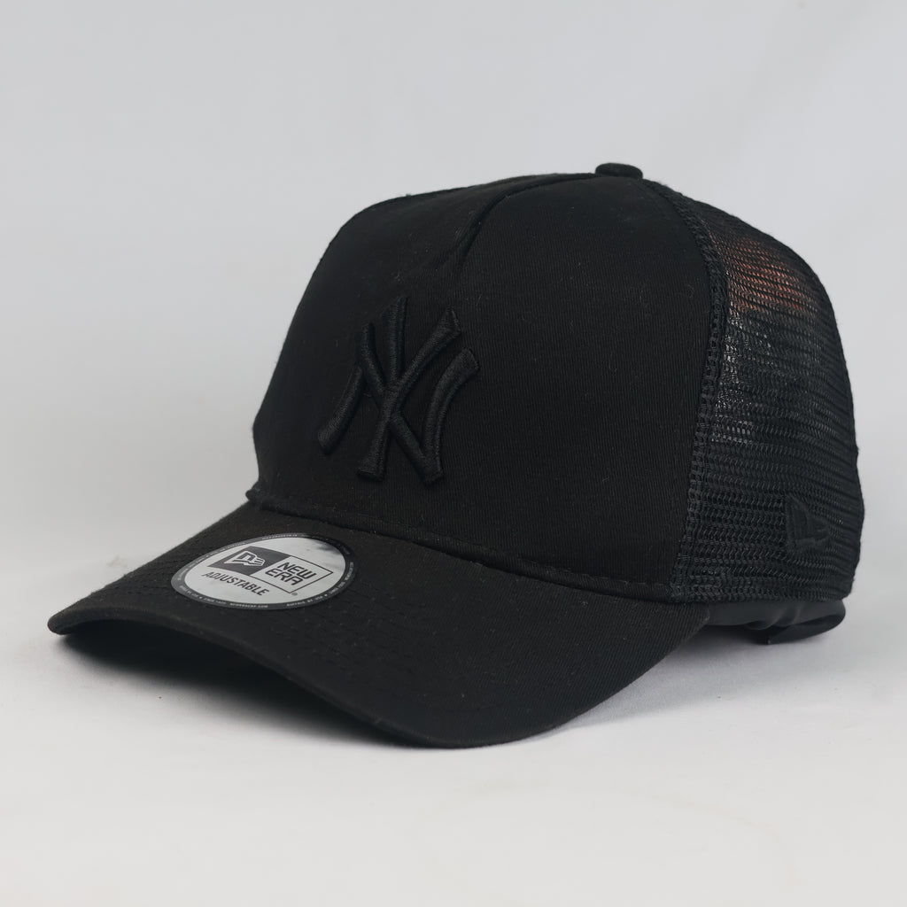 Thrifted New Era NY Yankees All Black Mesh Trucker Cap (57-58cm) |10675