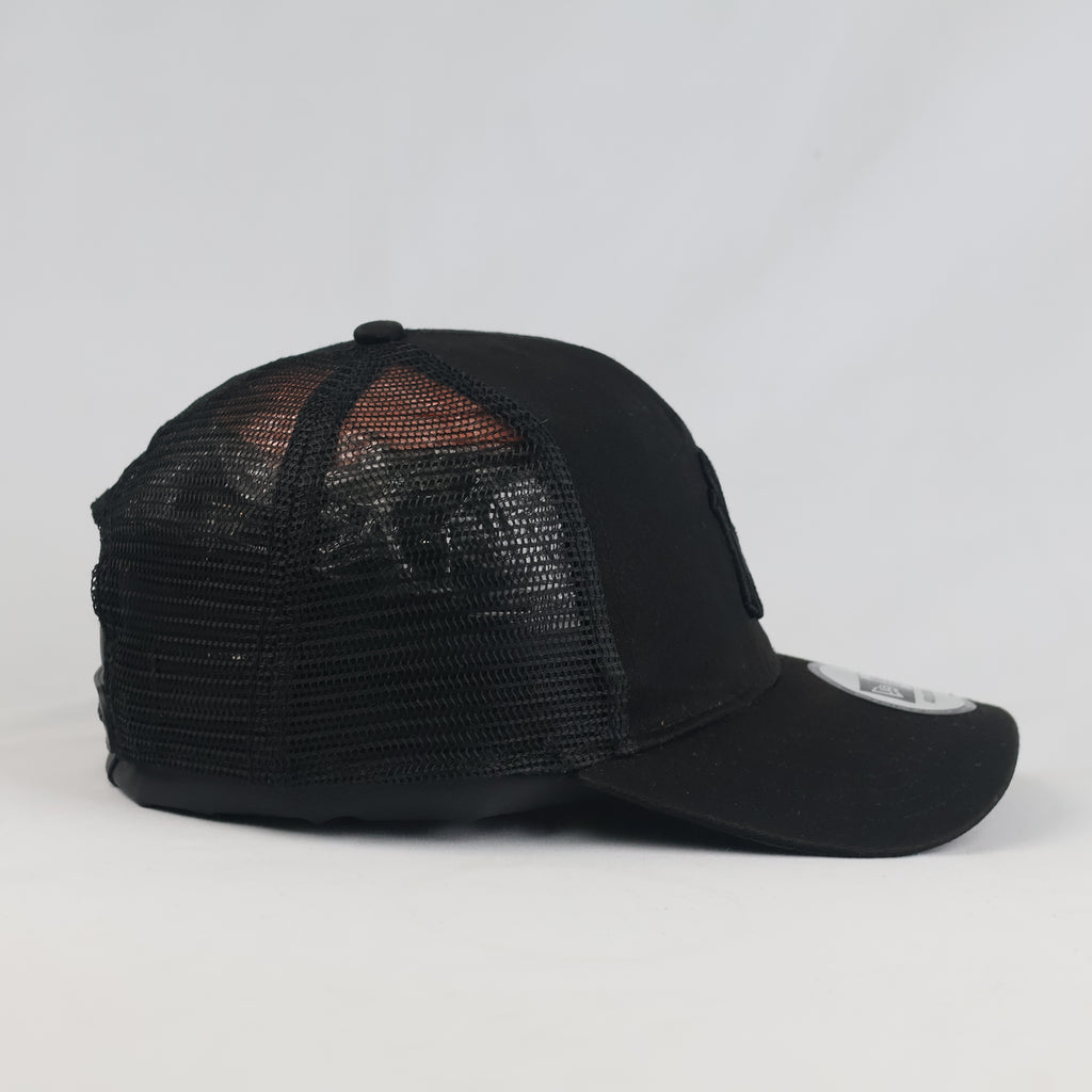 Thrifted New Era NY Yankees All Black Mesh Trucker Cap (57-58cm) |10675