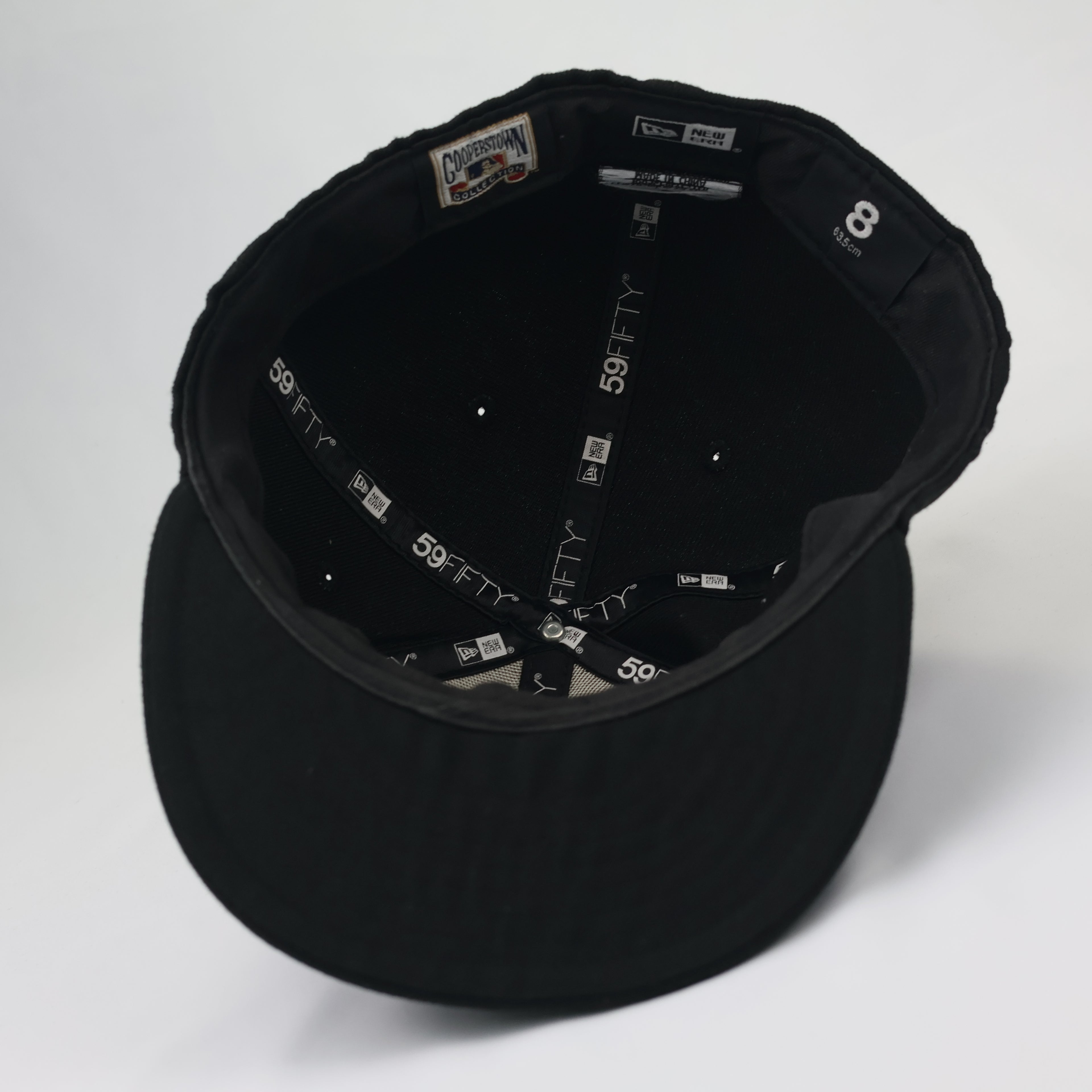 New Era 59FIFTY Brooklyn Script Thrifted Fitted Hat - Black & White MLB