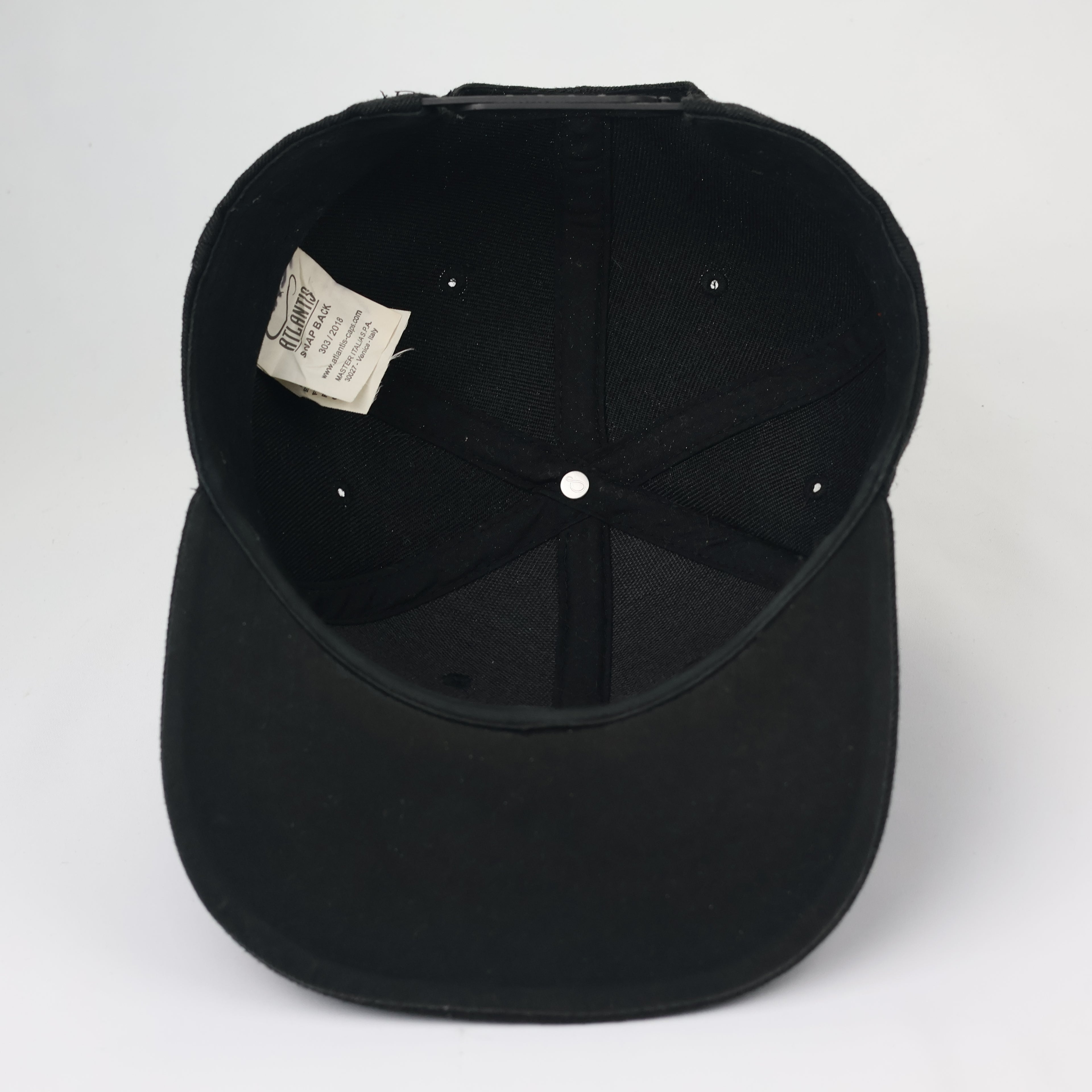 Atlantis Snapback Thrifted Cap | Black Faschingsgilde Oberperfuss Embroidered Hat