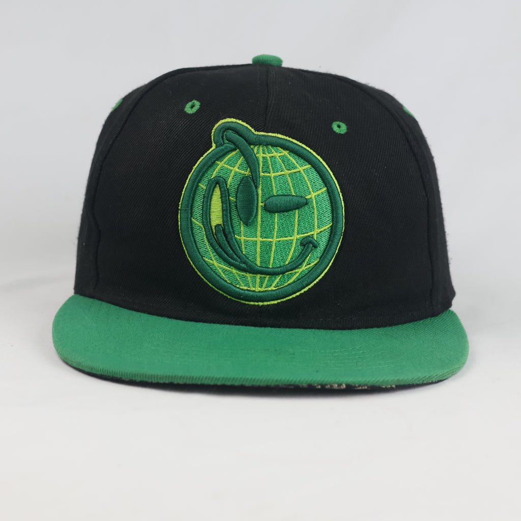Thrifted  YUMS Embroidered Two-Tone Snapback Cap (56-57 cm)  | 10738