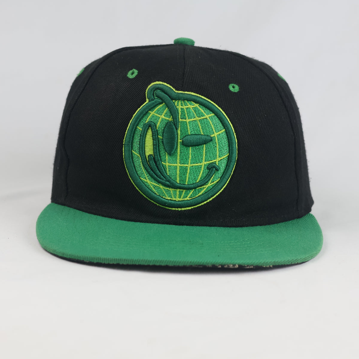 Thrifted  YUMS Embroidered Two-Tone Snapback Cap (56-57 cm)  | 10738