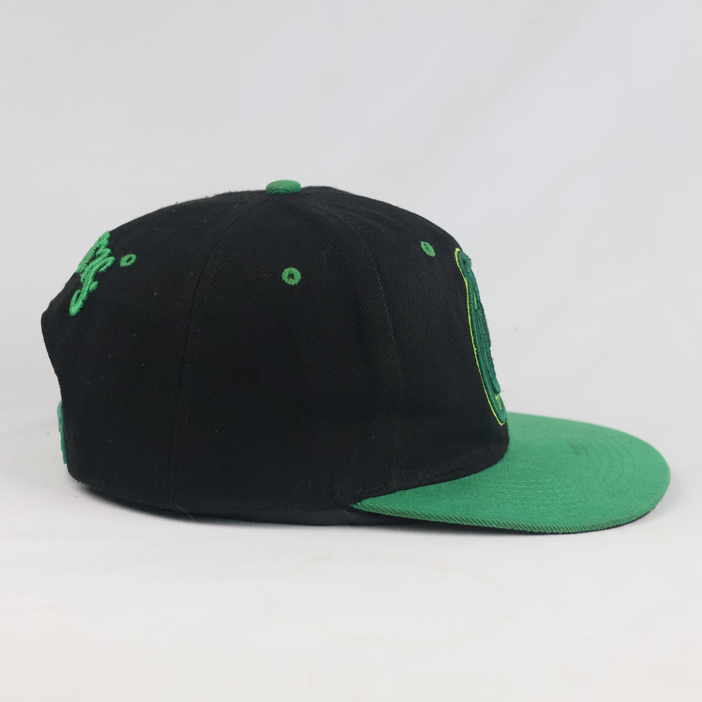 Thrifted  YUMS Embroidered Two-Tone Snapback Cap (56-57 cm)  | 10738