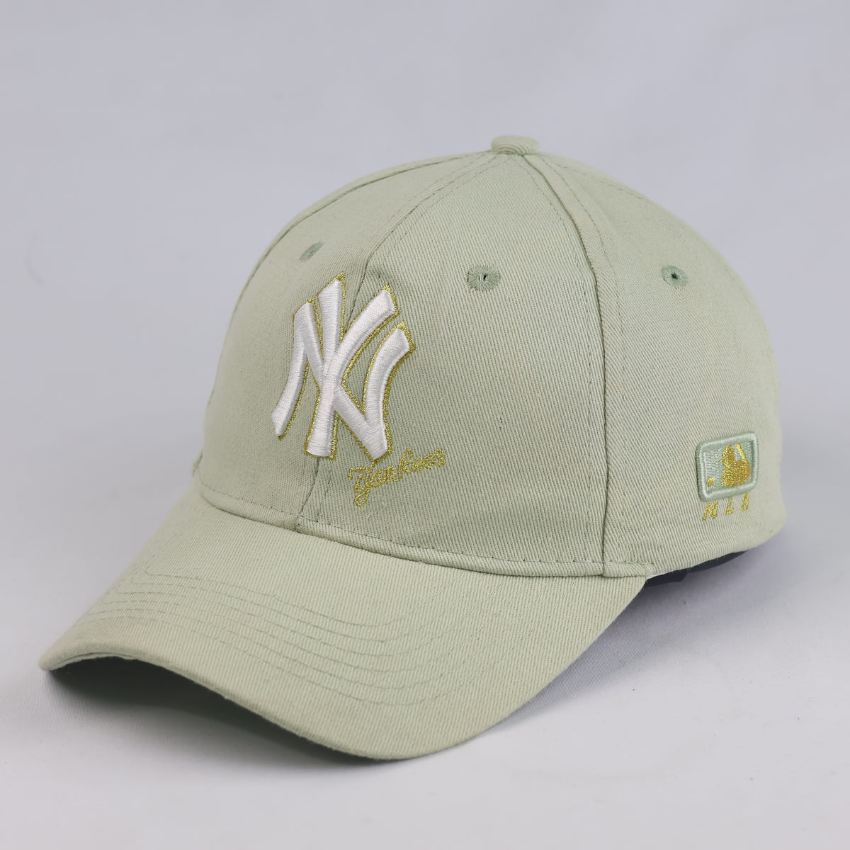 Thrifted MLB New York Yankees Sage Green Curved Brim Cap (56–57 cm)  |10688