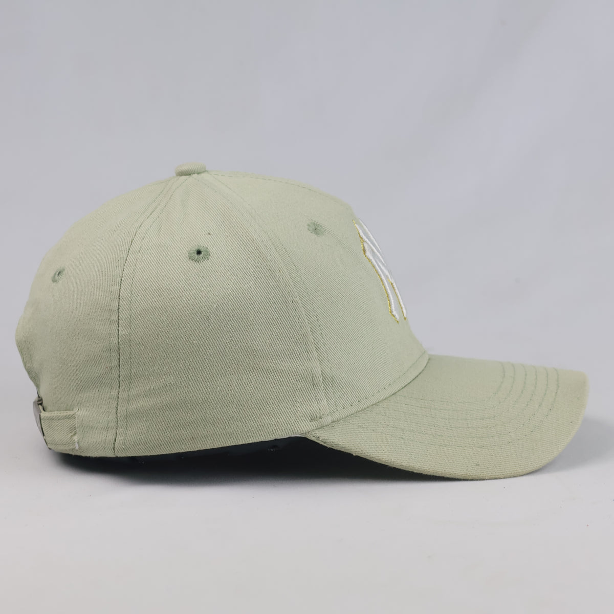 Thrifted MLB New York Yankees Sage Green Curved Brim Cap (56–57 cm)  |10688