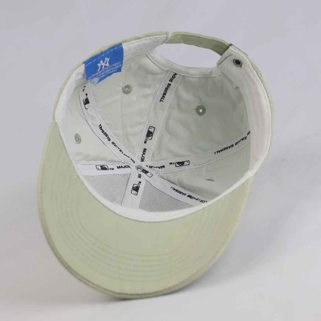 Thrifted MLB New York Yankees Sage Green Curved Brim Cap (56–57 cm)  |10688