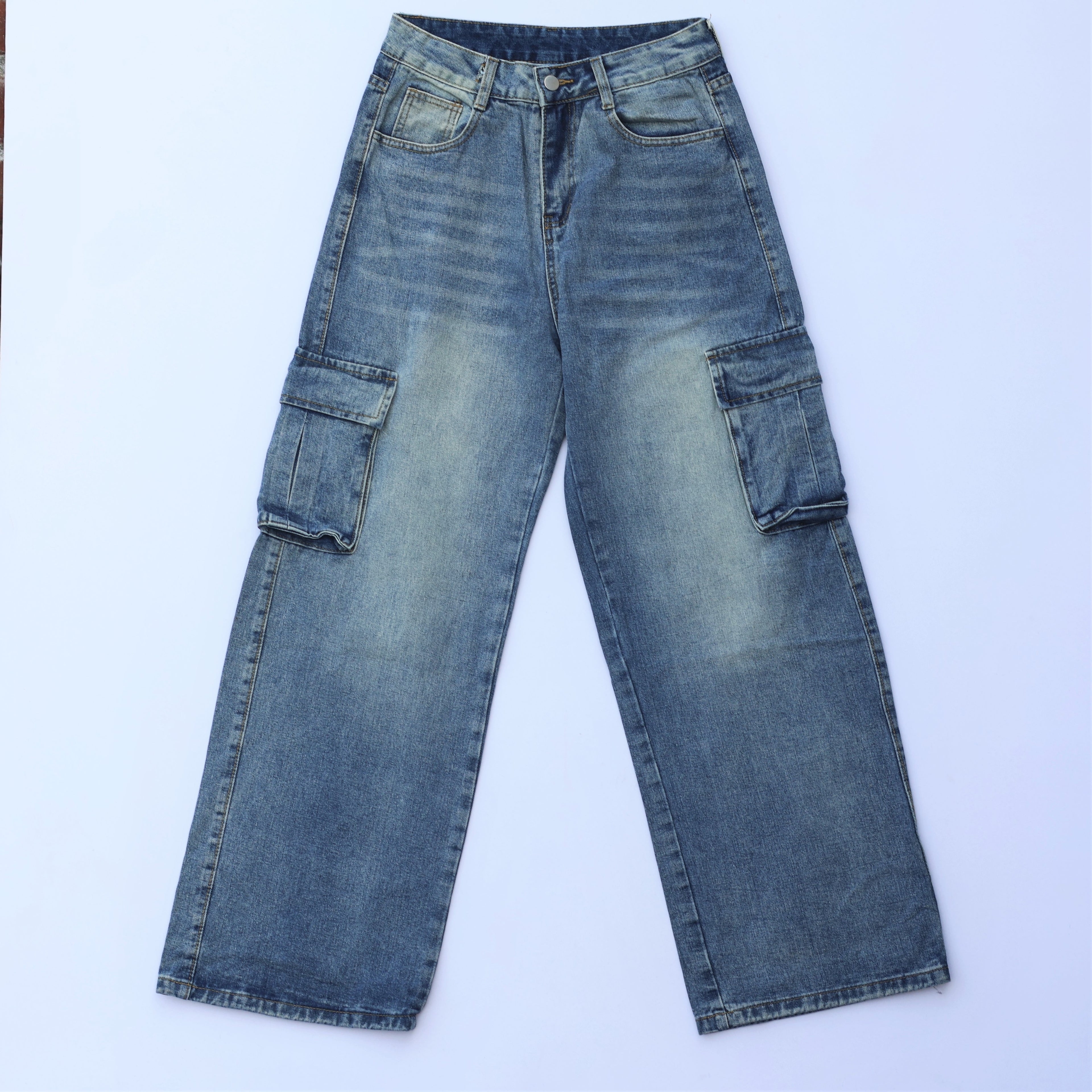 Vintage Blue Wide-Leg Cargo Jeans for women – Size M | Streetwear Denim with Side Pockets
