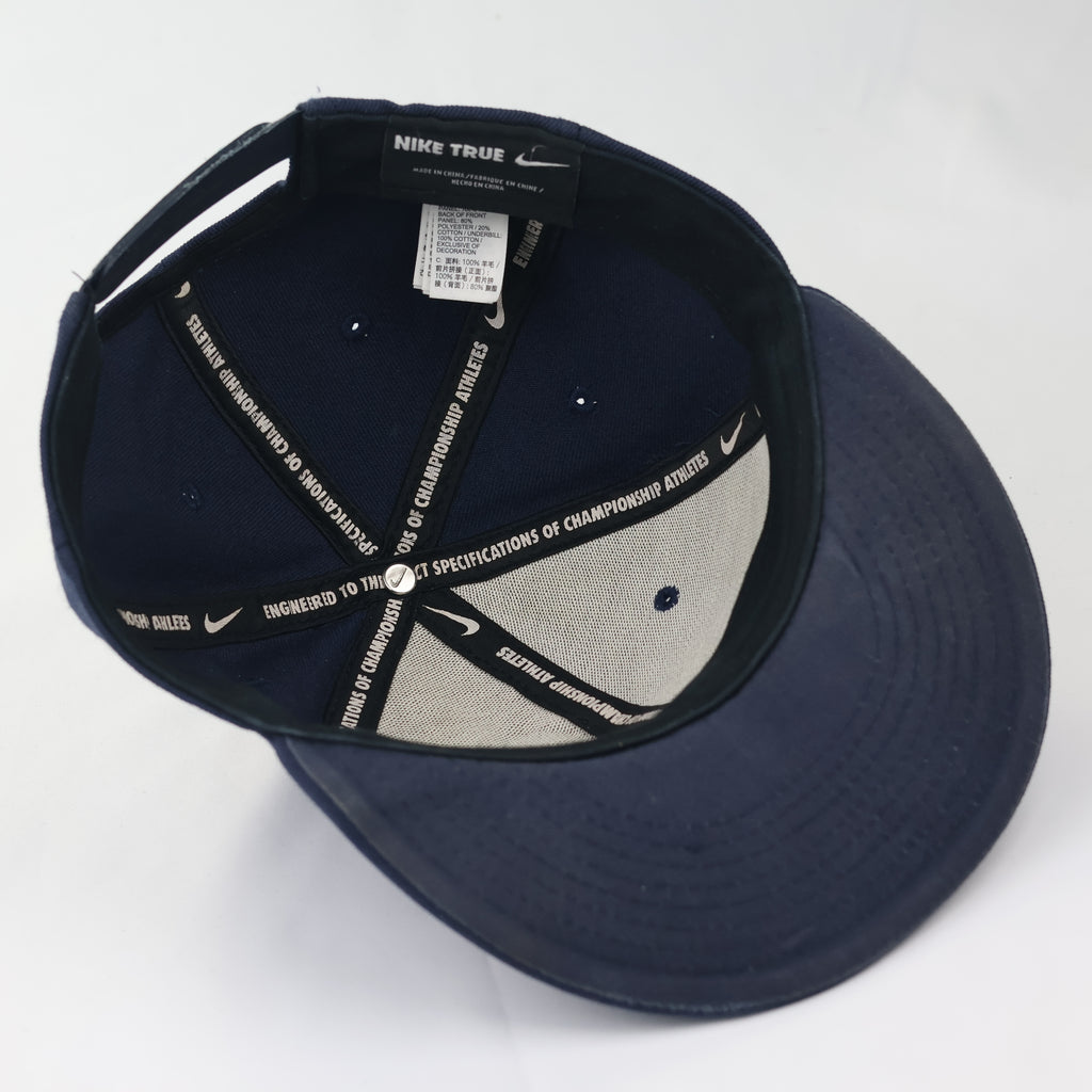 Vintage Nike True Wool Blend Thrifted Snapback - Navy & White Flat Brim Cap