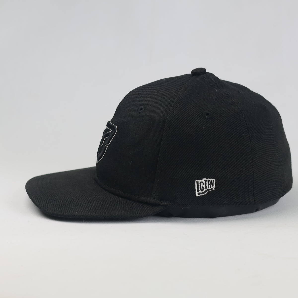 Thrifted Vintage Vehicle.Co Embroidered Logo Black Snapback Cap (57 cm) |10681
