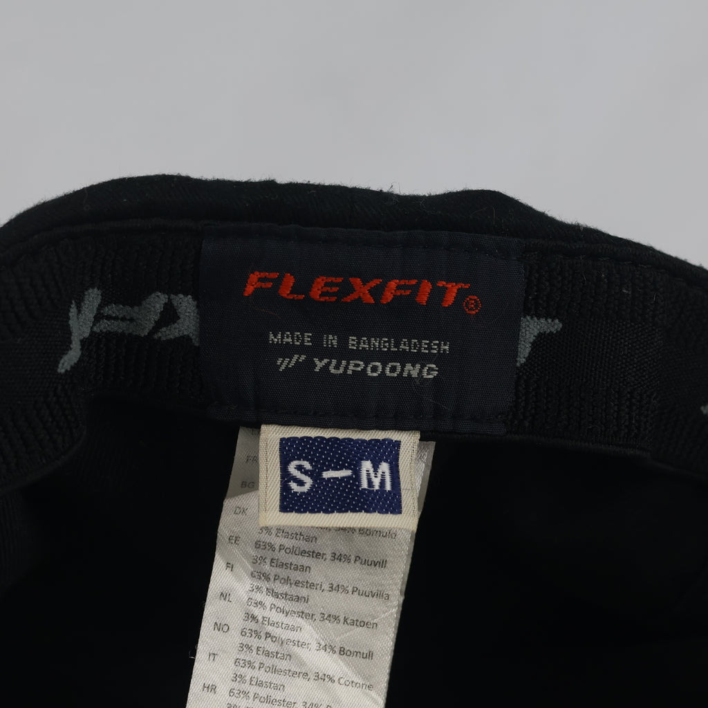 Thrifted Flexfit by Yupoong Minimalist Black Cap (56-57 cm) |10698