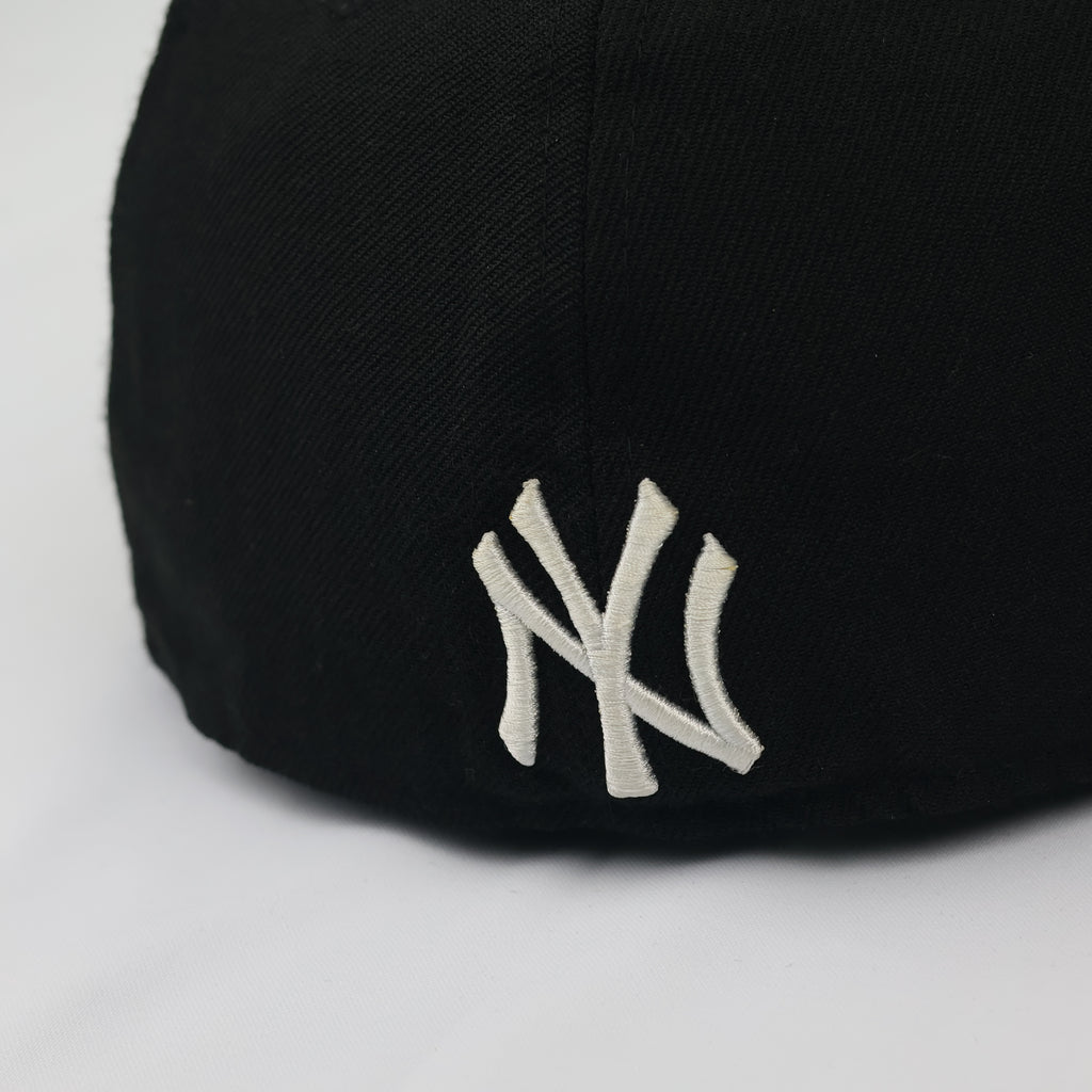 Limited Edition New Era 59FIFTY New York Thrifted Yankees Cap | Black Fitted 59.6cm