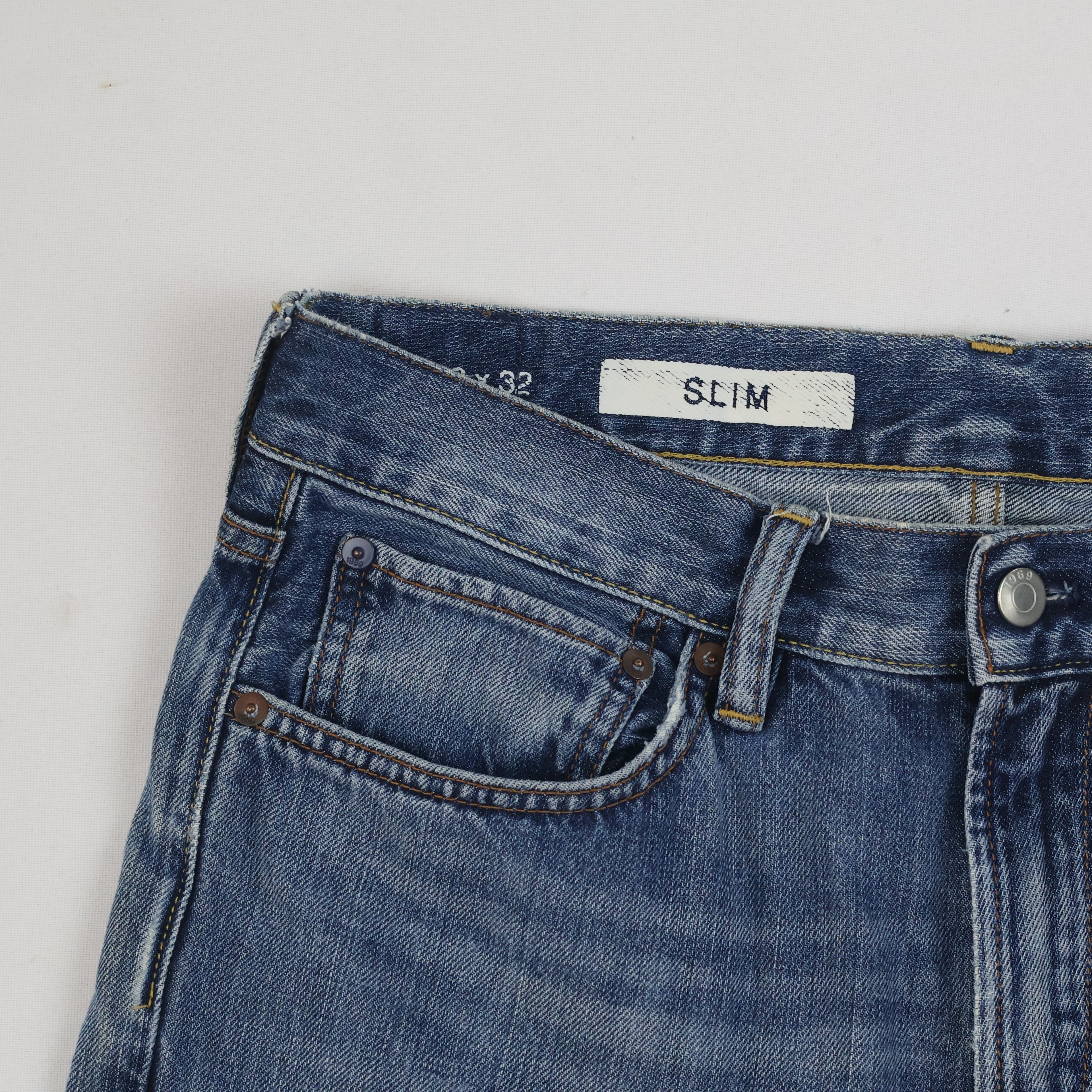 Gap 1969 Slim Medium Wash Thrifted Denim Jeans/ J1004