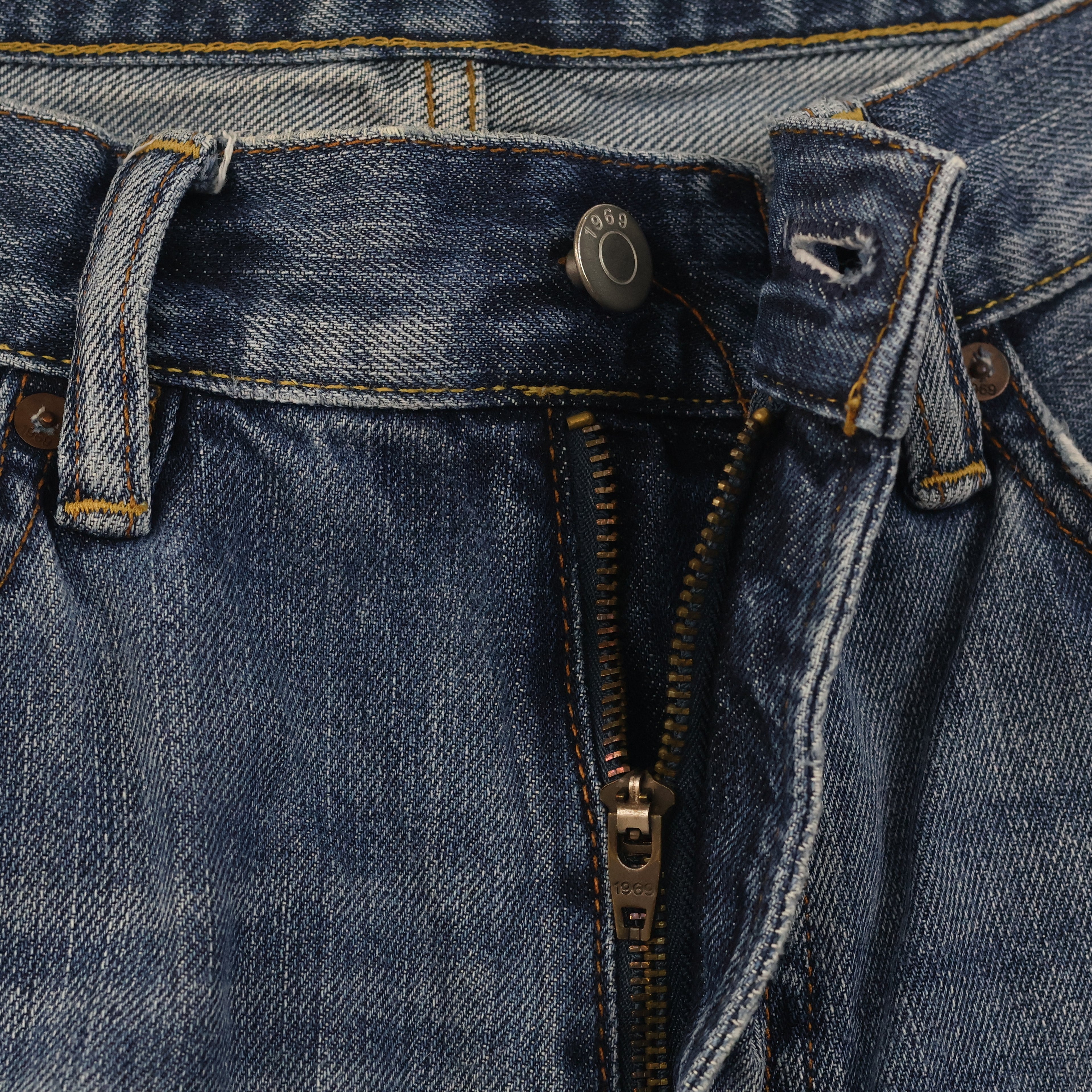 Gap 1969 Slim Medium Wash Thrifted Denim Jeans/ J1004