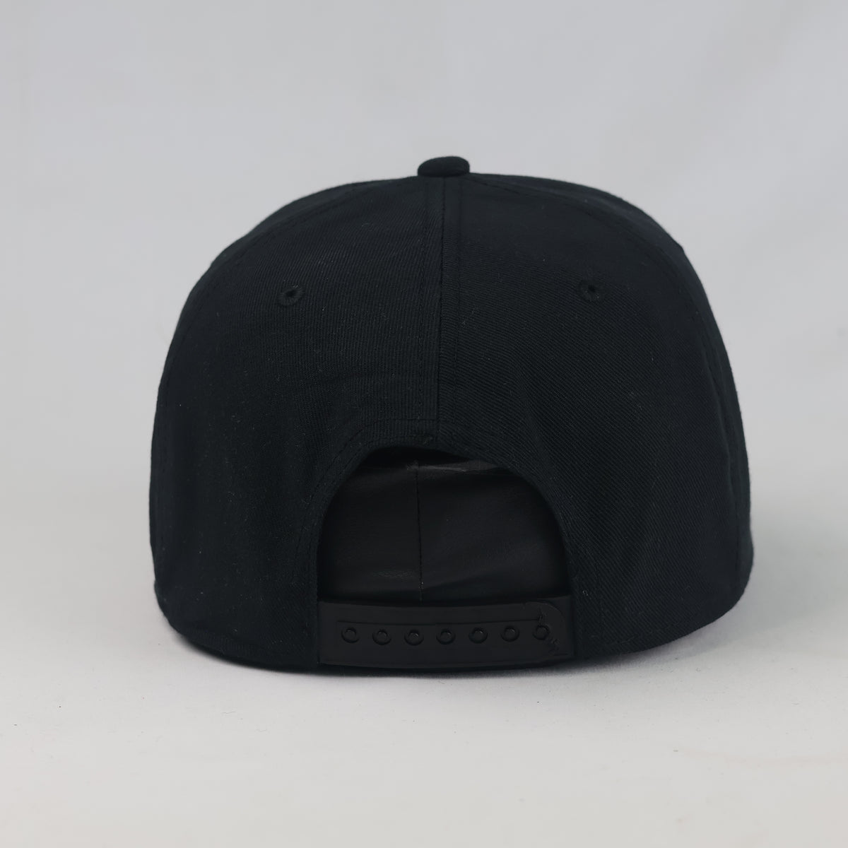Thrifted Thrifted Giant Black & Grey Flat Brim Snapback Hat (57-59 cm) |10694