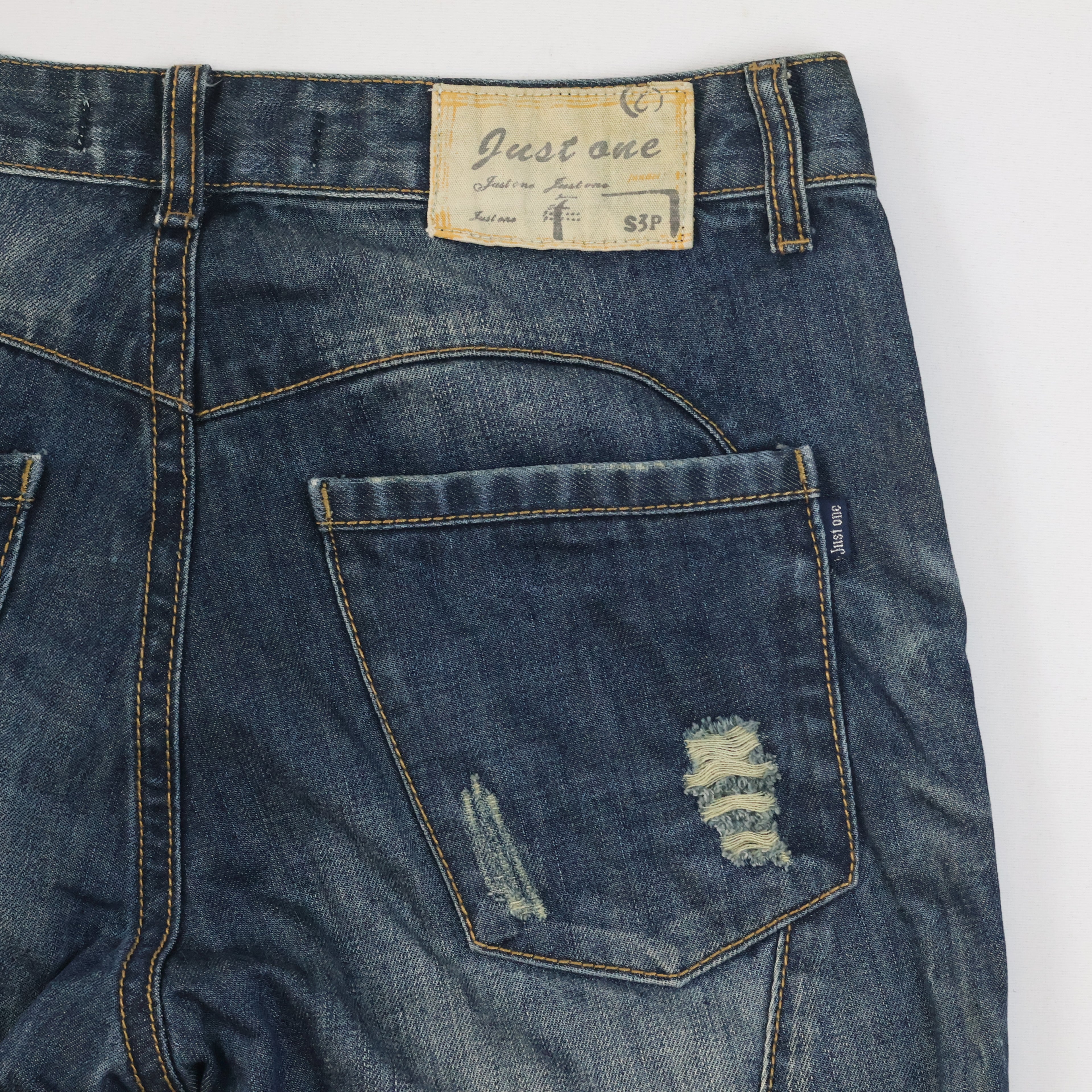 Thrifted Just One Men's Heavily Faded Blue Denim Jeans Waist: 32/ J1008