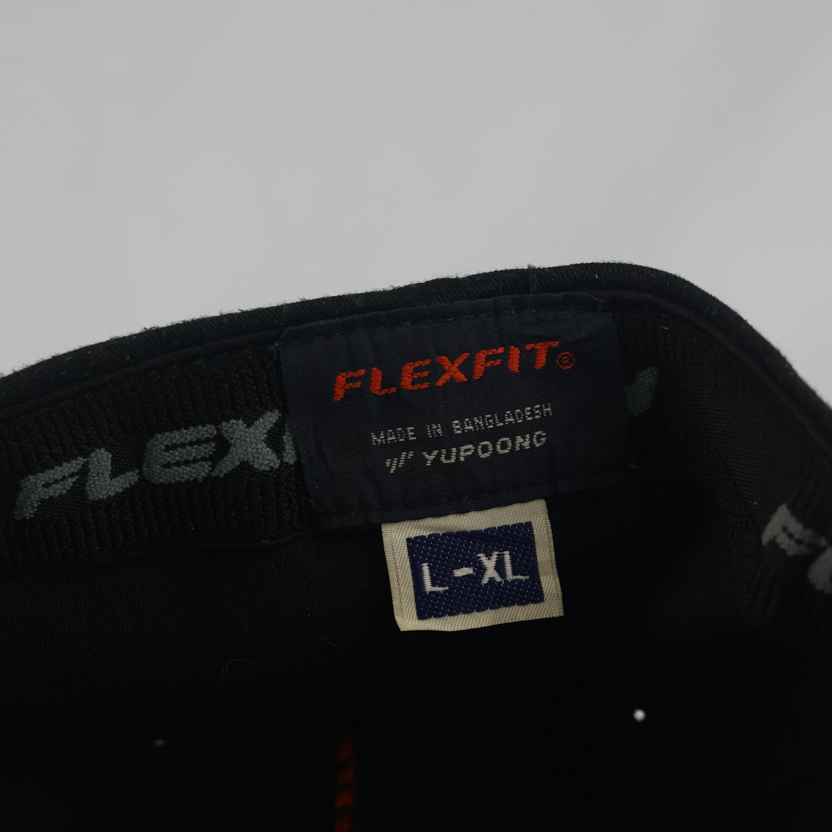 Thrifted Flexfit Yupoong Classic Black Blank Baseball Cap (58-60 cm) |10691
