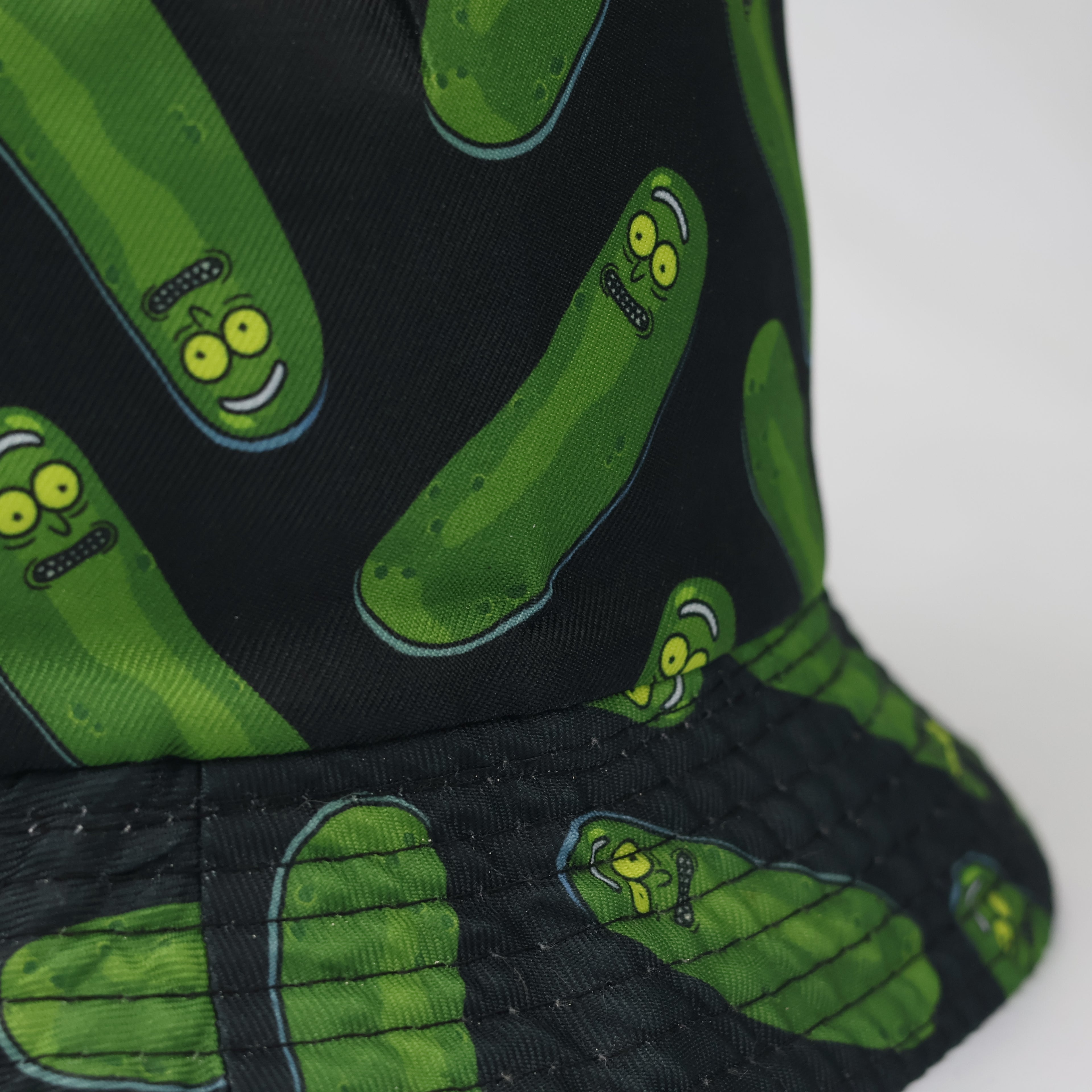 Rick and Morty Pickle Rick Reversible Bucket Hat – Green/Grey