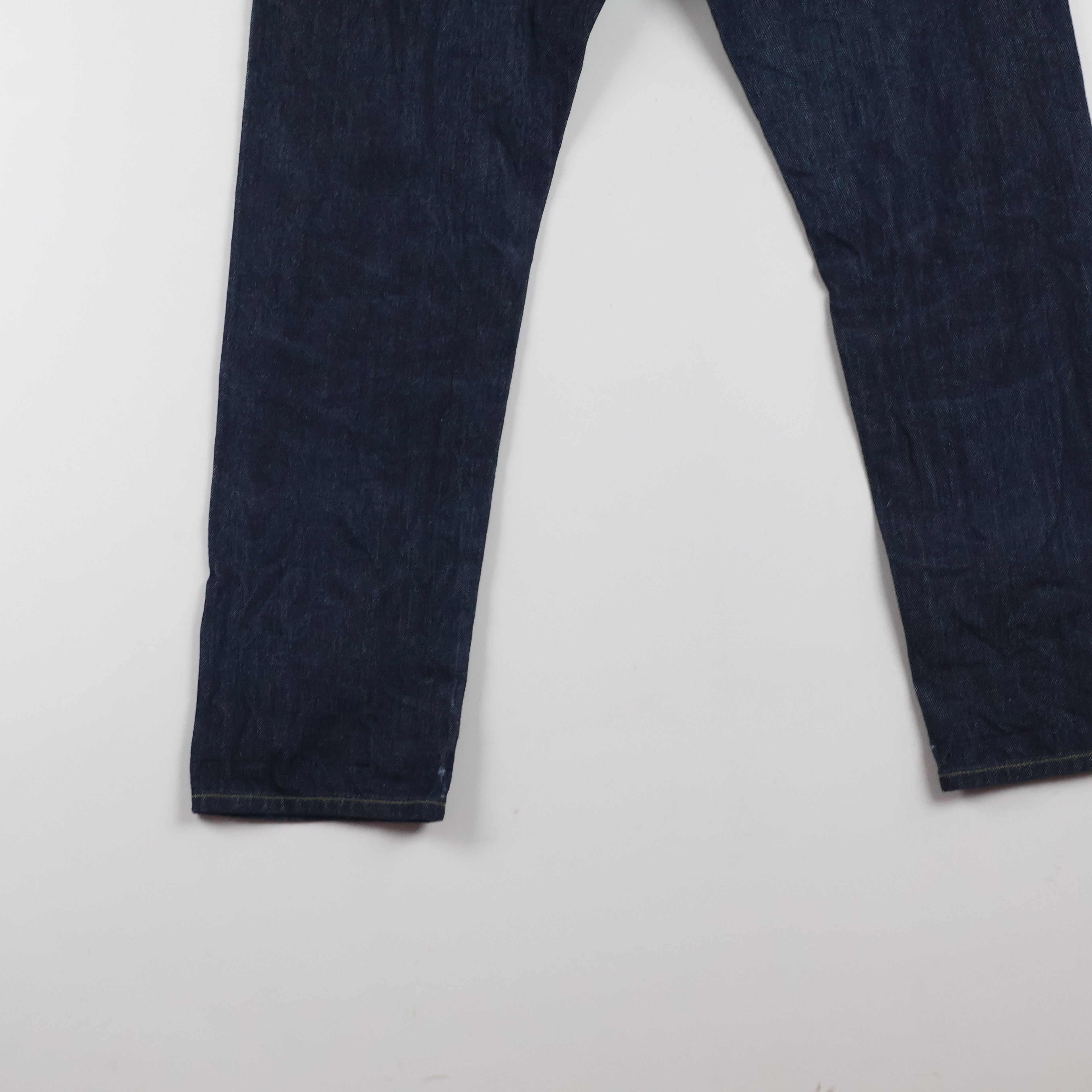 Thrifted Uniqlo Men's Dark Indigo Blue Jeans 30 Waist/ J1014