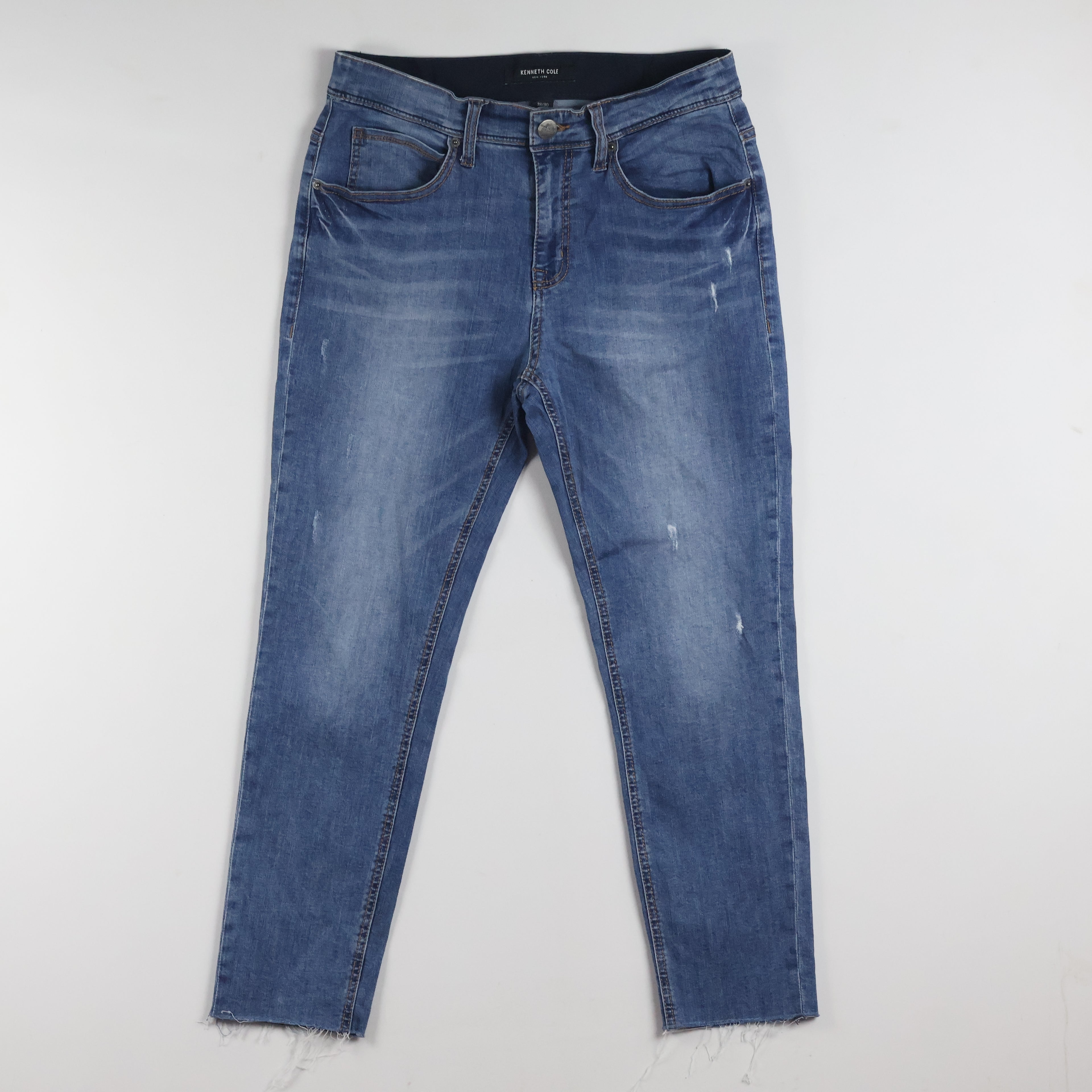Thrifted Kenneth Cole Men's Slim Faded Blue Jeans 30 Waist/ J1017