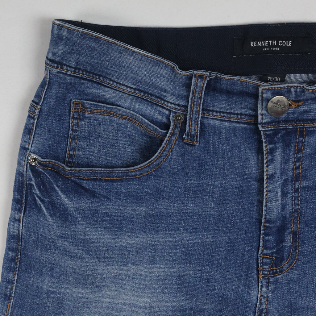 Thrifted Kenneth Cole Men's Slim Faded Blue Jeans 30 Waist/ J1017