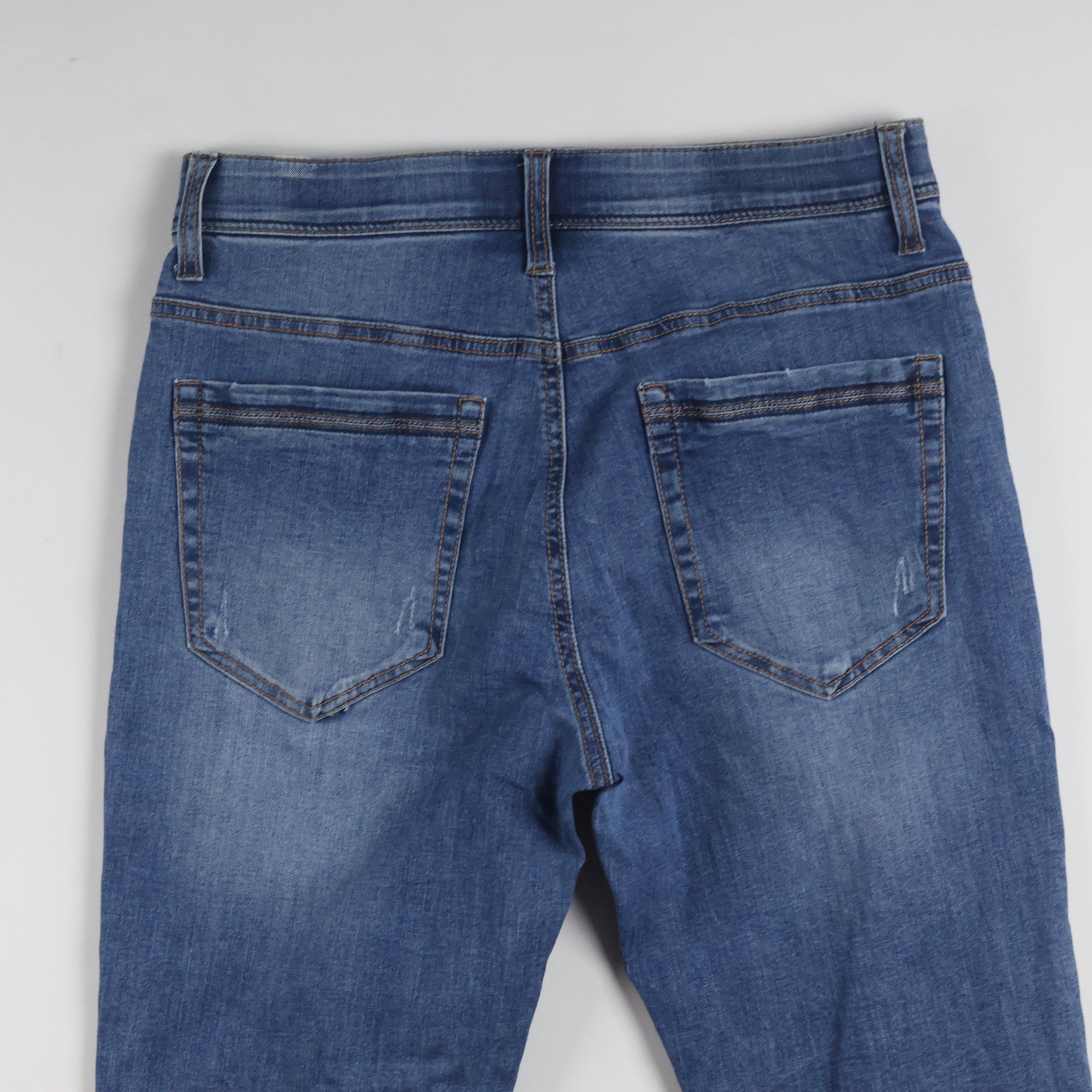 Thrifted Kenneth Cole Men's Slim Faded Blue Jeans 30 Waist/ J1017