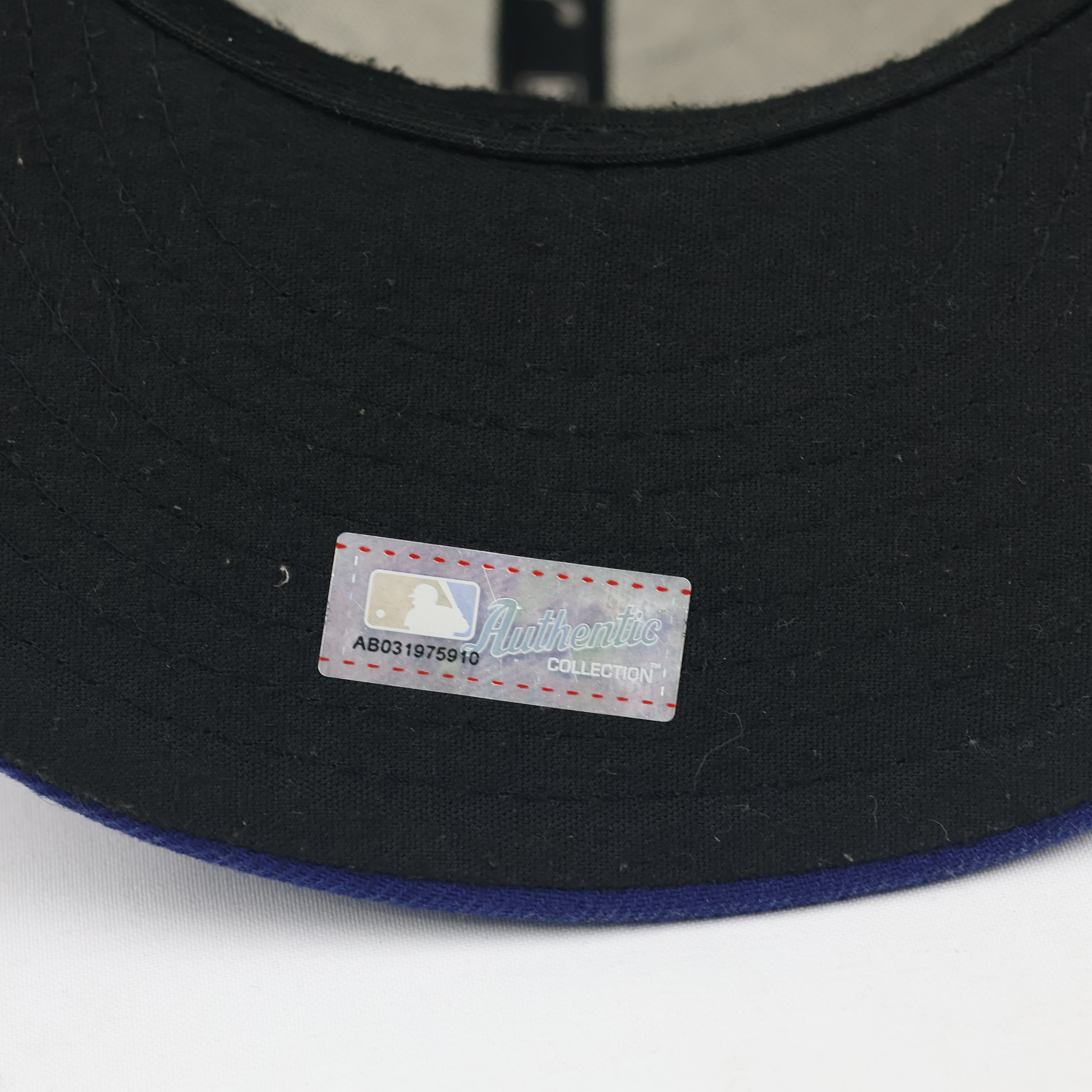 Authentic New Era LA Dodgers Thrifted  Fitted Cap - 59FIFTY Size 7 1/4 Blue