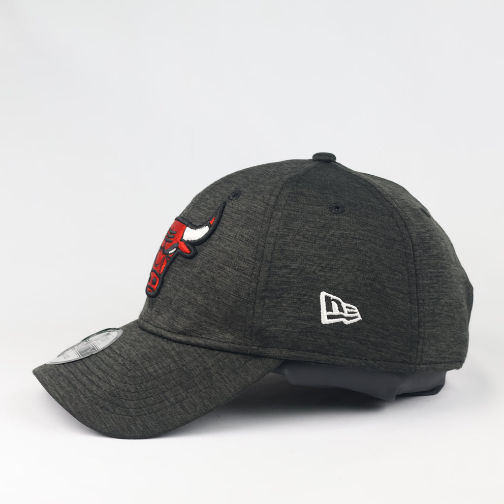 New Era 9FORTY Chicago Bulls Strapback Thrifted Hat (Dark Grey, 57-59cm)