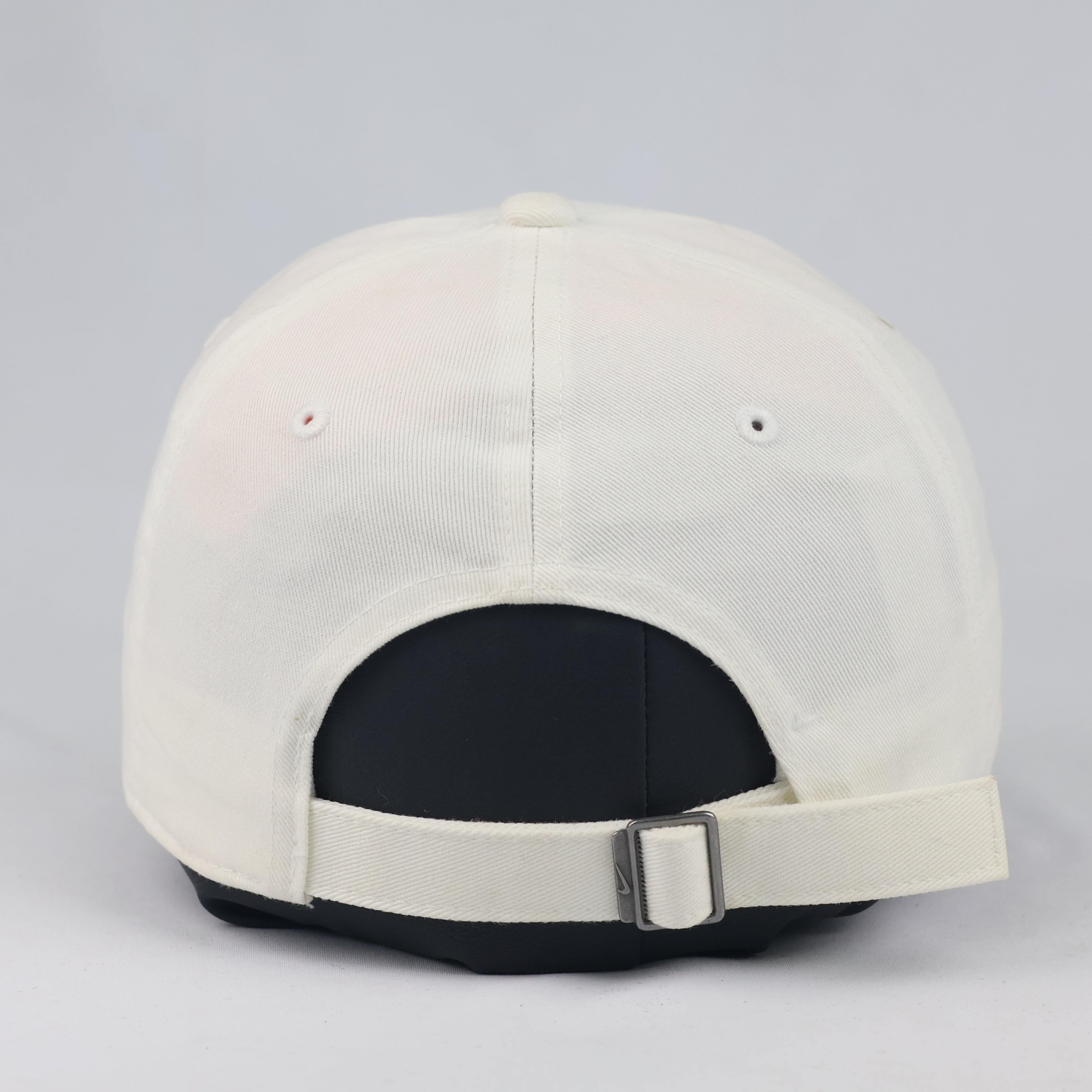 Classic Nike Heritage 86 Adjustable Cap - Off-White White Cotton Hat