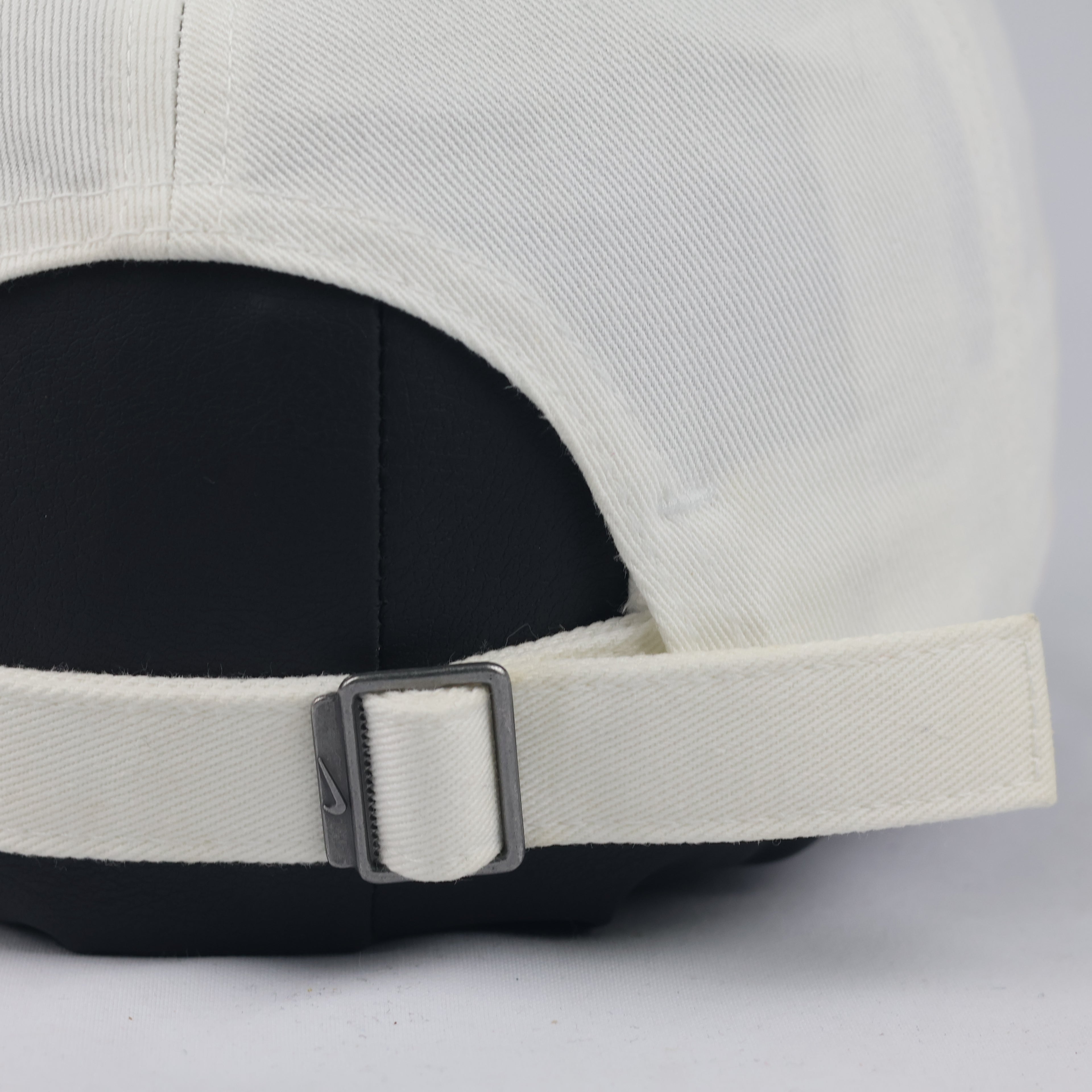 Classic Nike Heritage 86 Adjustable Cap - Off-White White Cotton Hat