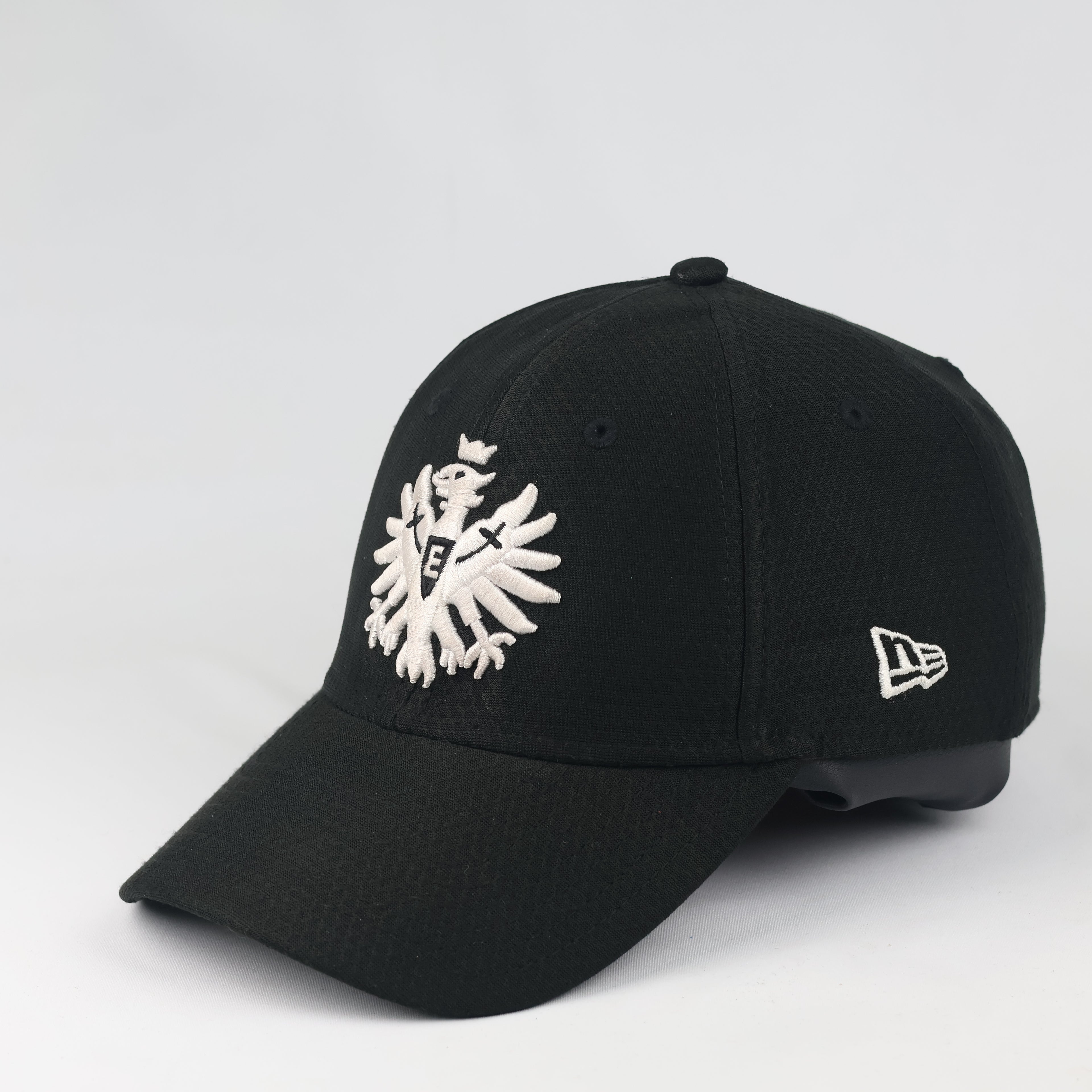 Official Eintracht Frankfurt New Era 9FORTY Thrifted Cap - Black Adjustable Football Hat