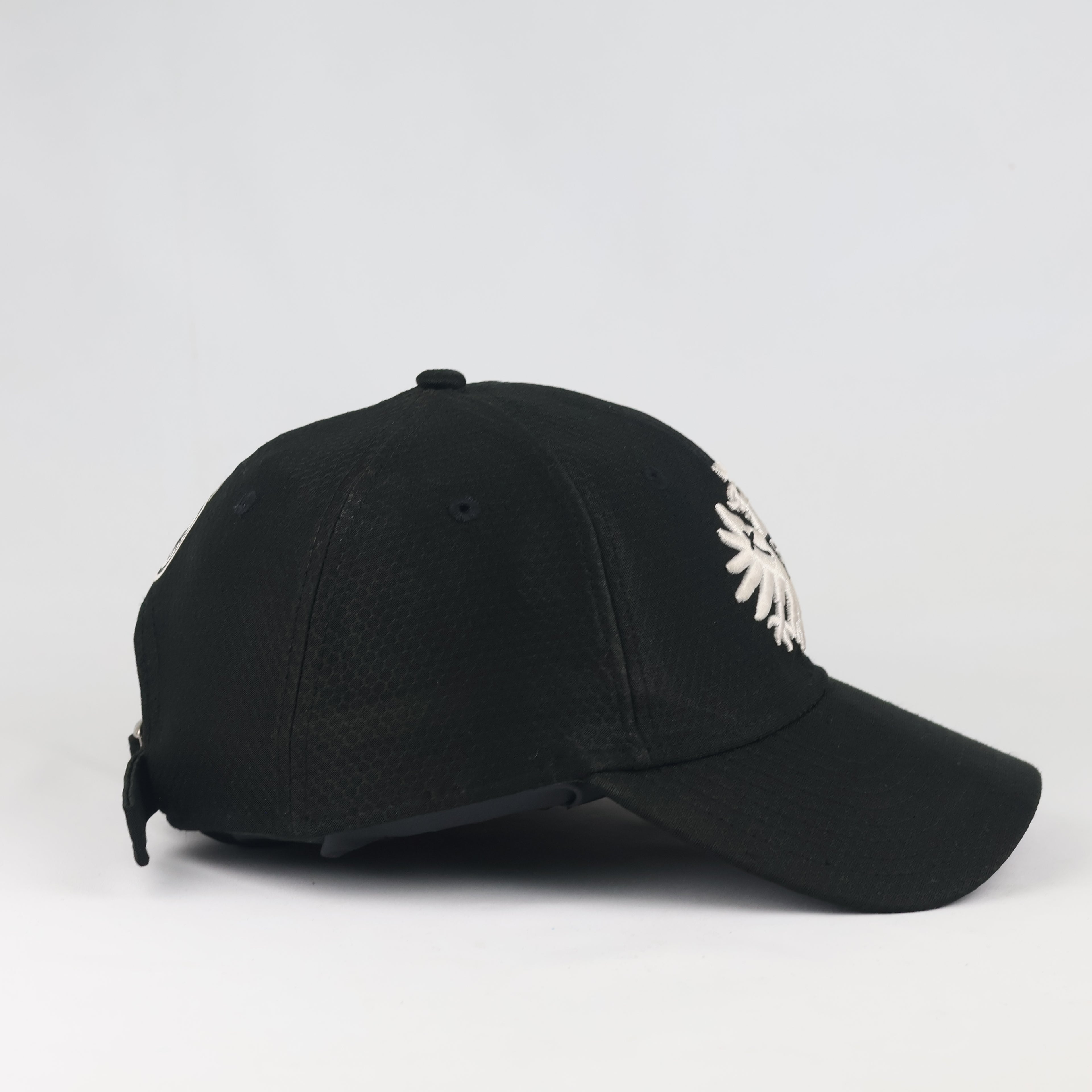 Official Eintracht Frankfurt New Era 9FORTY Thrifted Cap - Black Adjustable Football Hat