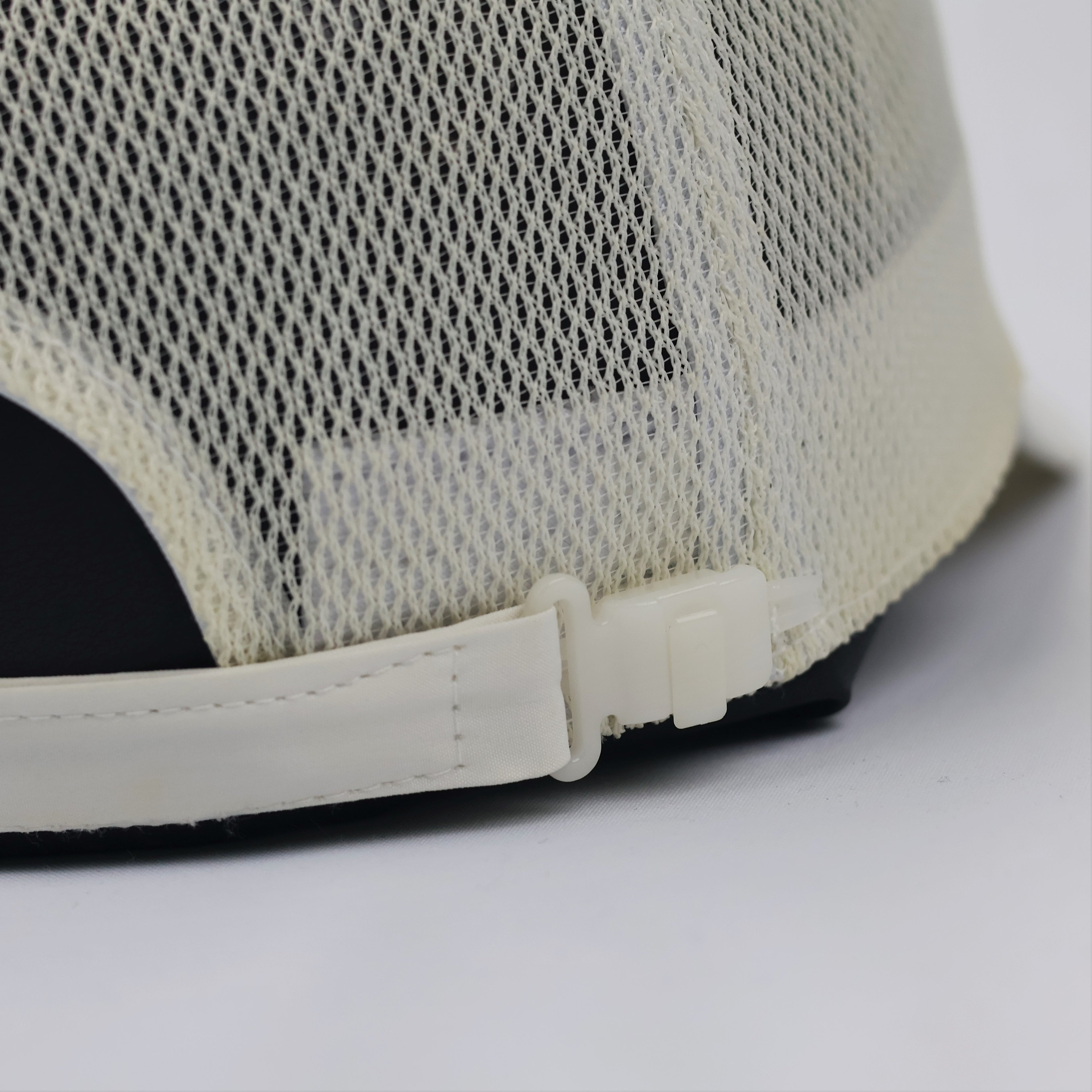 Field Way Embroidered Performance Trucker Hat – Off-White & Cream