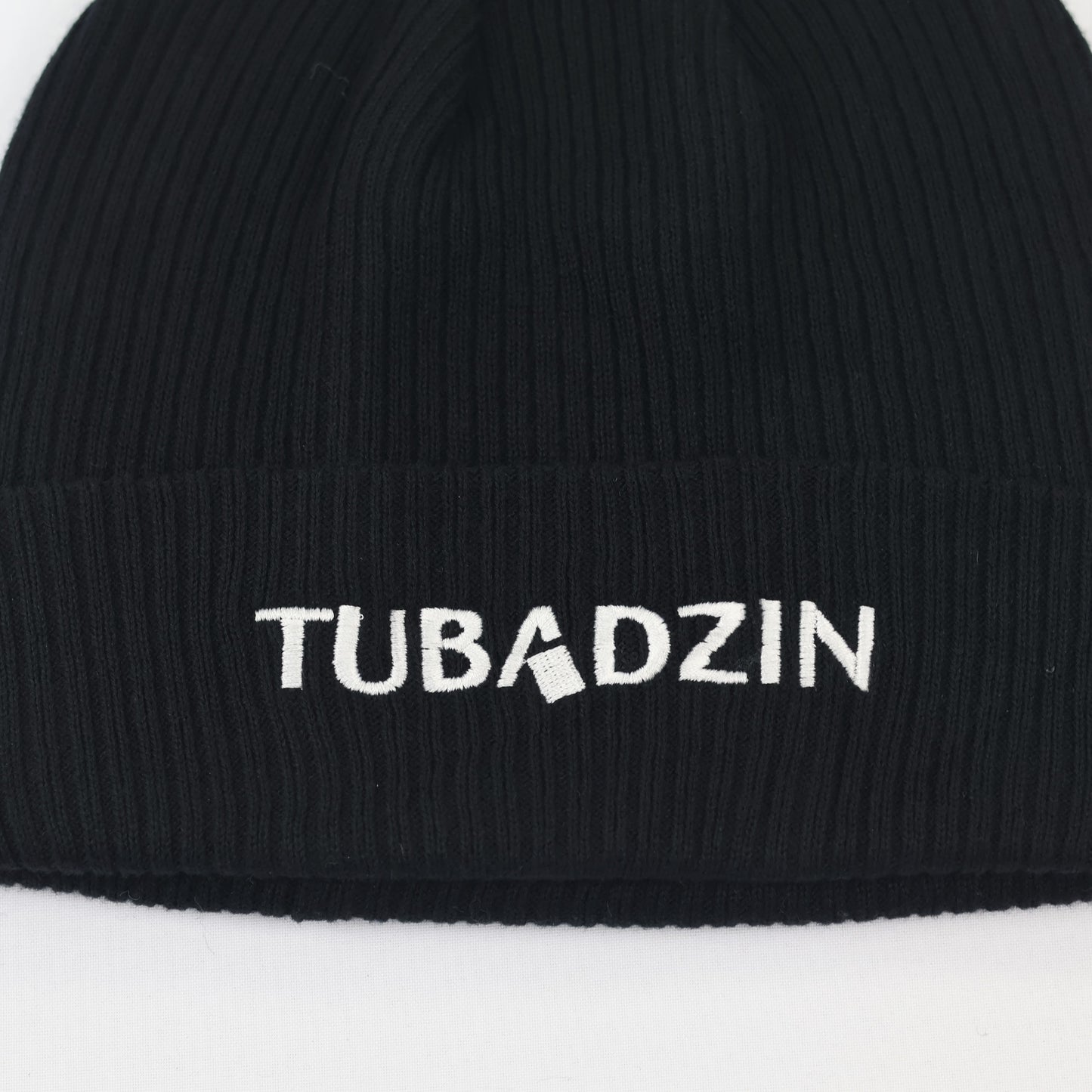 Beechfield Black Ribbed Beanie Hat with Tubadzin Embroidery