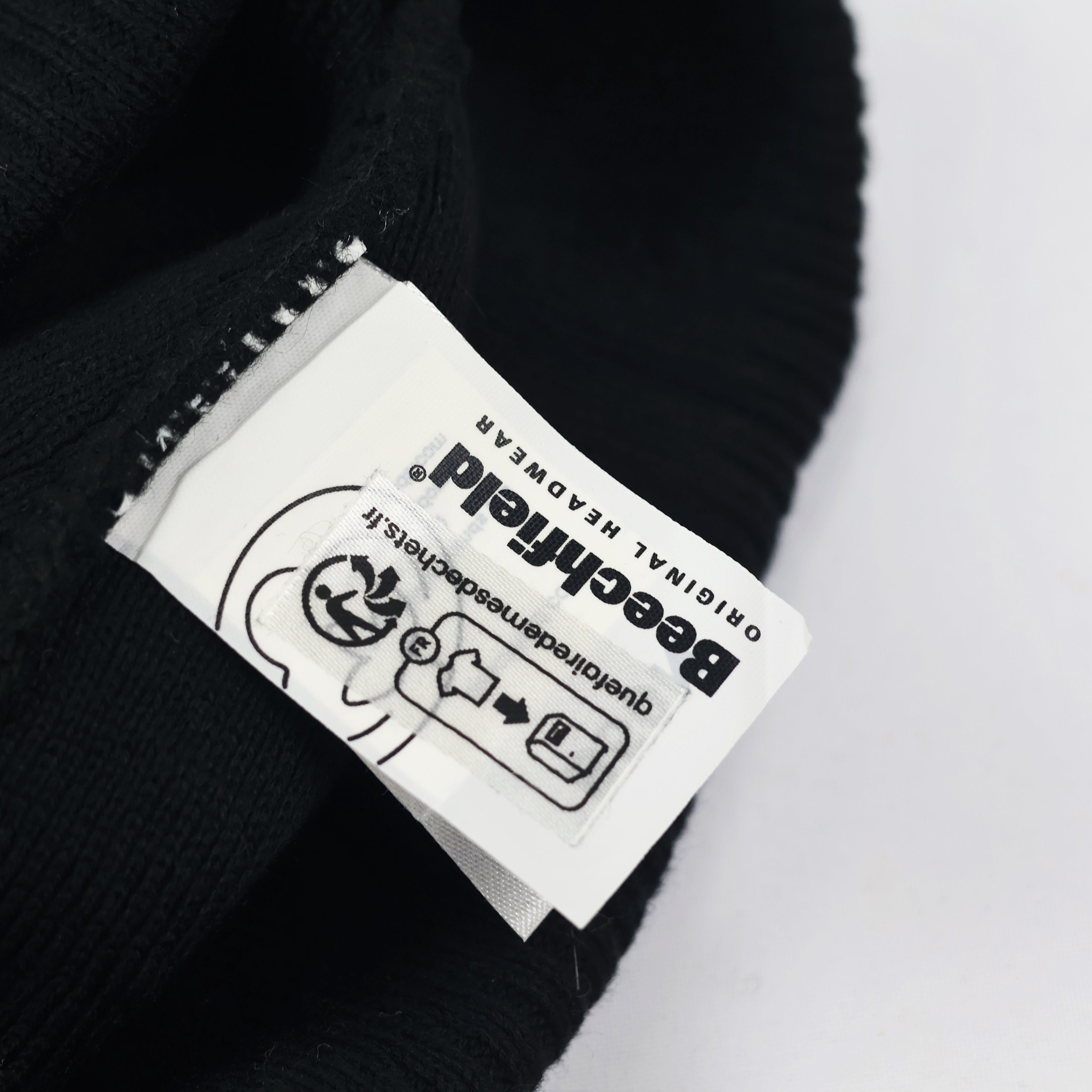Beechfield Black Ribbed Beanie Hat with Tubadzin Embroidery