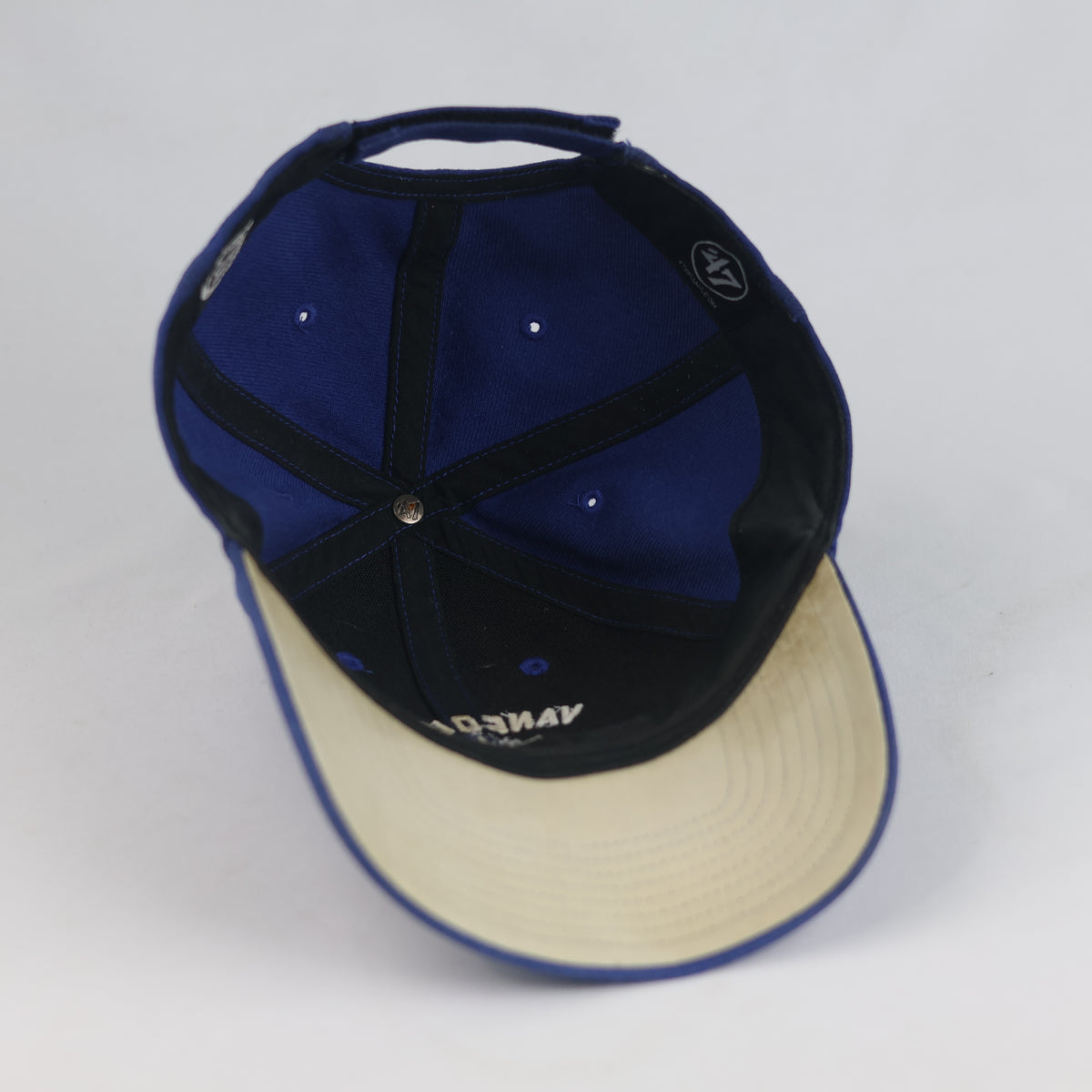 Thrifted '47 Brand Vancouver Canucks Embroidered Strapback Hat | 10788