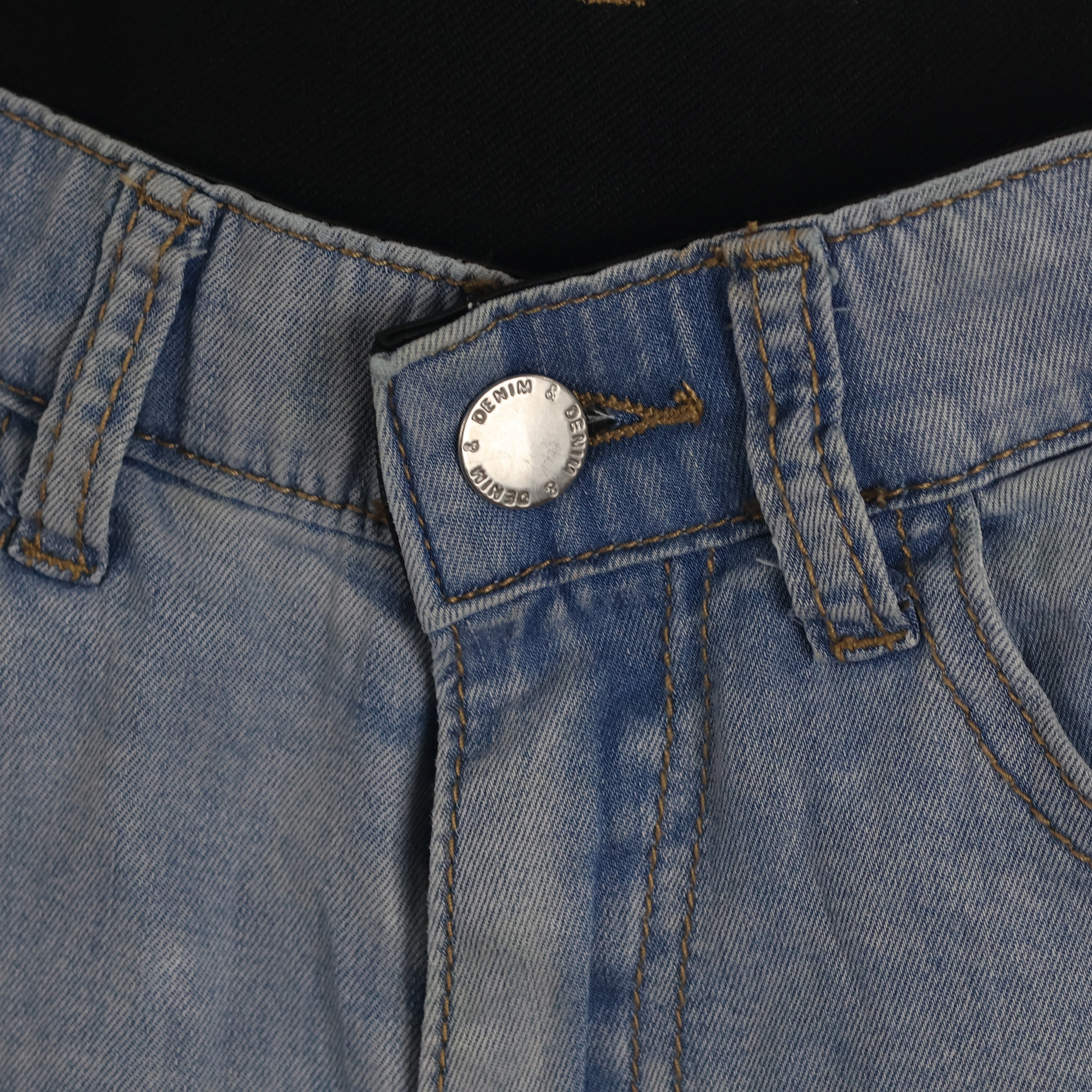 Thrifted Wide Leg Relaxed Light Blue Jeans 28-30 Waist/ J1020
