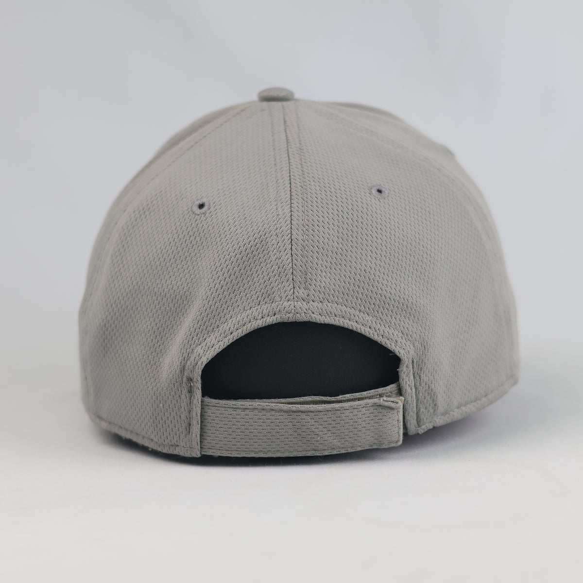 Thrifted Cool Comfort Grey Bull Embroidered Baseball Cap | 10786