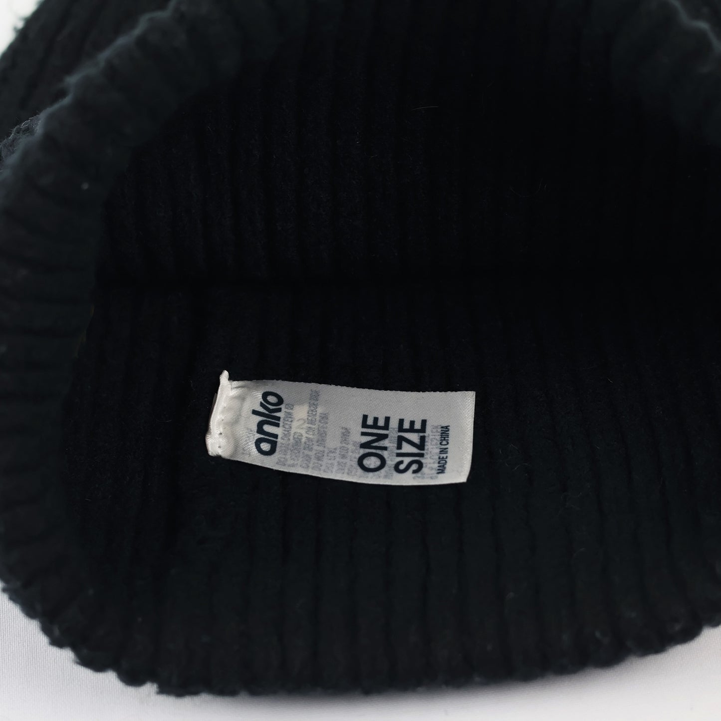 Tommy Hilfiger Signature Flag Thrifted Beanie – Black Ribbed Winter Knit Hat