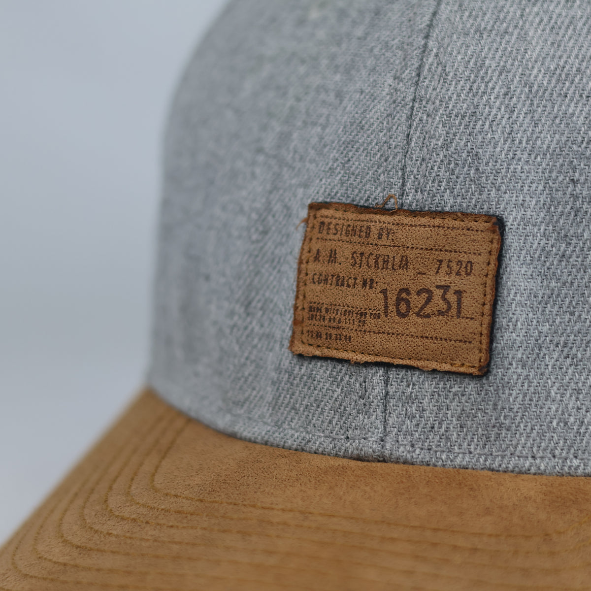 Thrifted H&M Graphic Label Grey & Tan Flat Brim Cap | 10783
