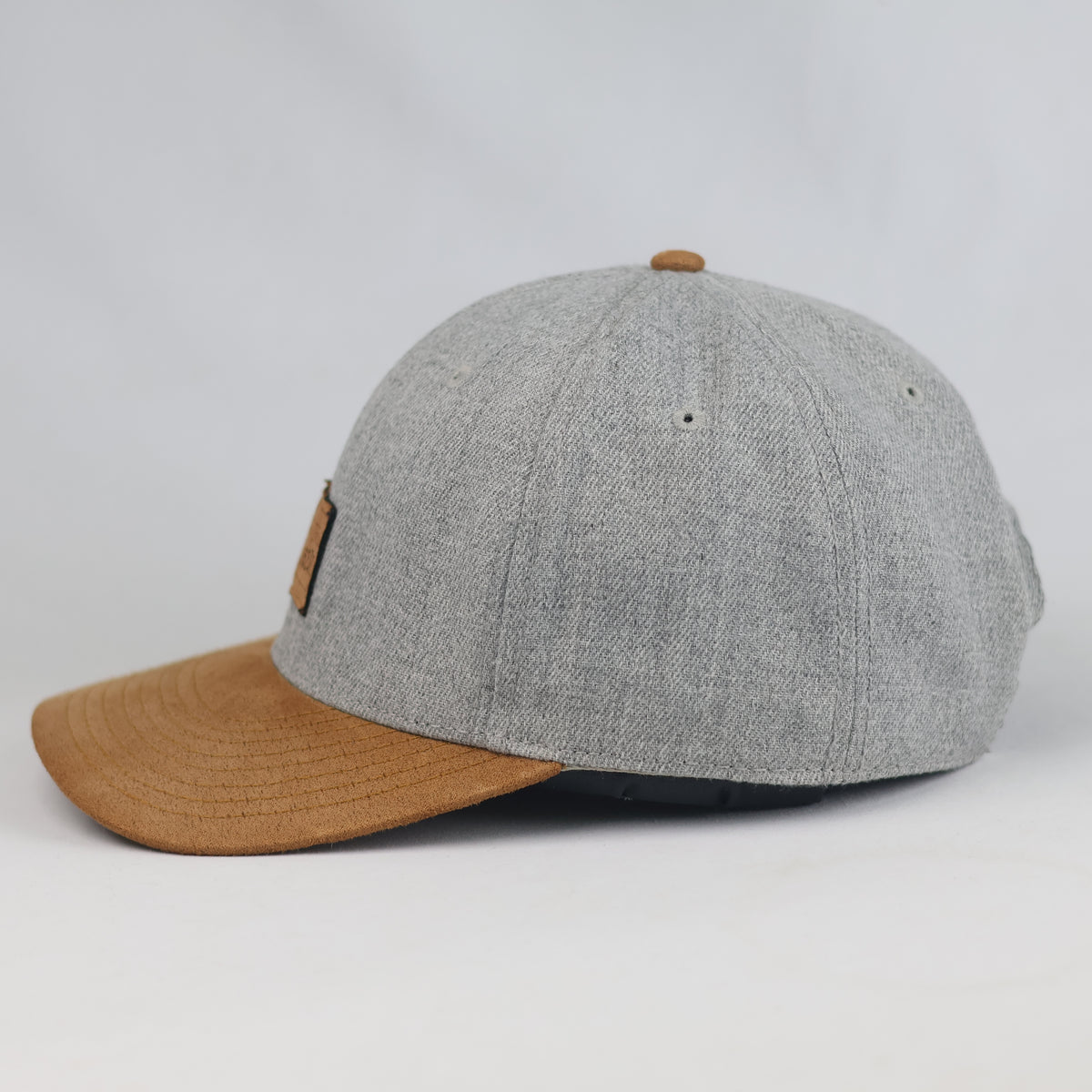Thrifted H&M Graphic Label Grey & Tan Flat Brim Cap | 10783