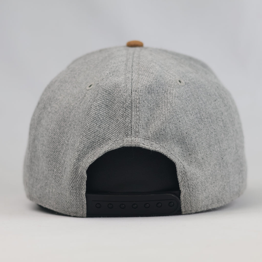 Thrifted H&M Graphic Label Grey & Tan Flat Brim Cap | 10783