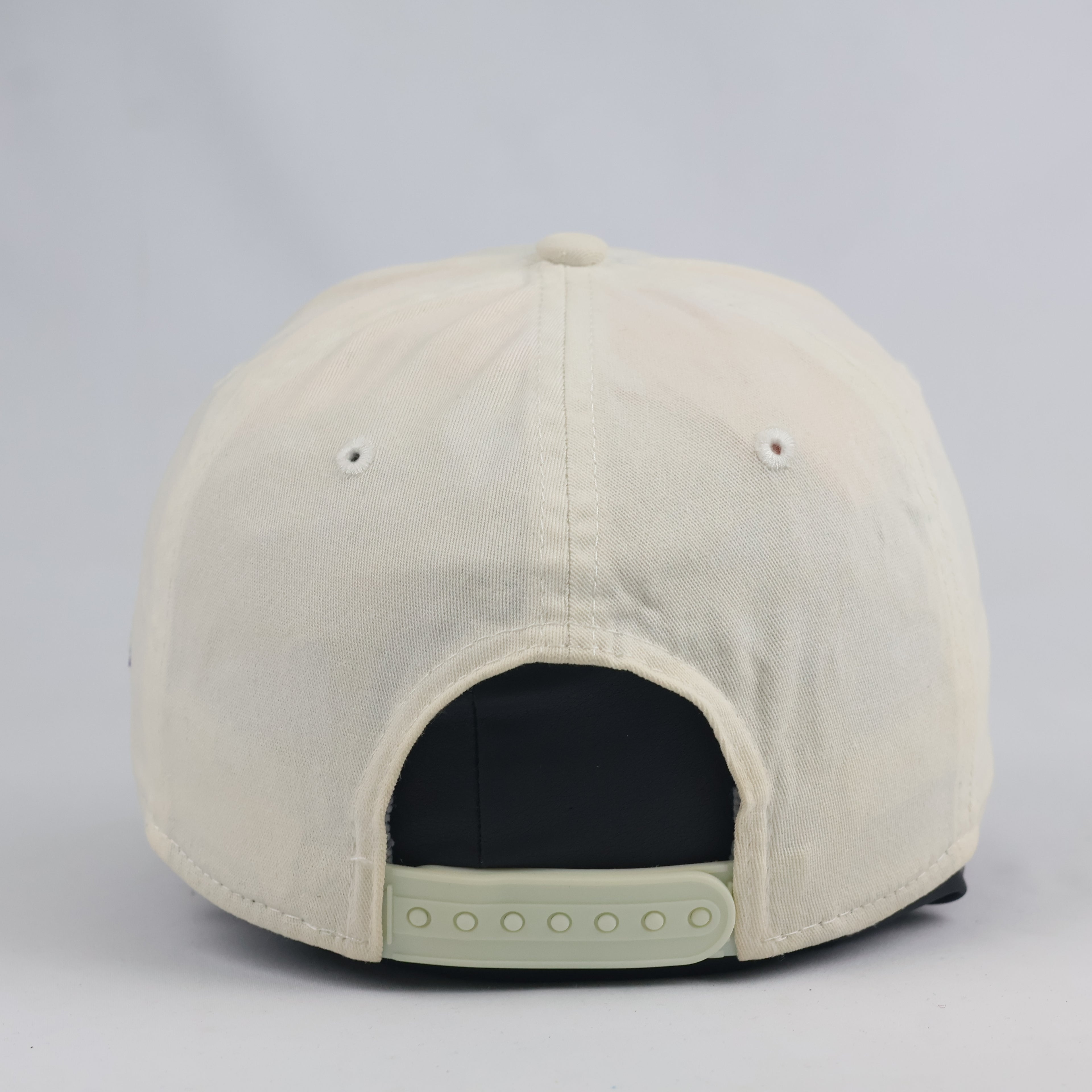 Classic New Era LA Lakers 9FIFTY Cap - Off-White Thrifted Cream & Purple Snapback